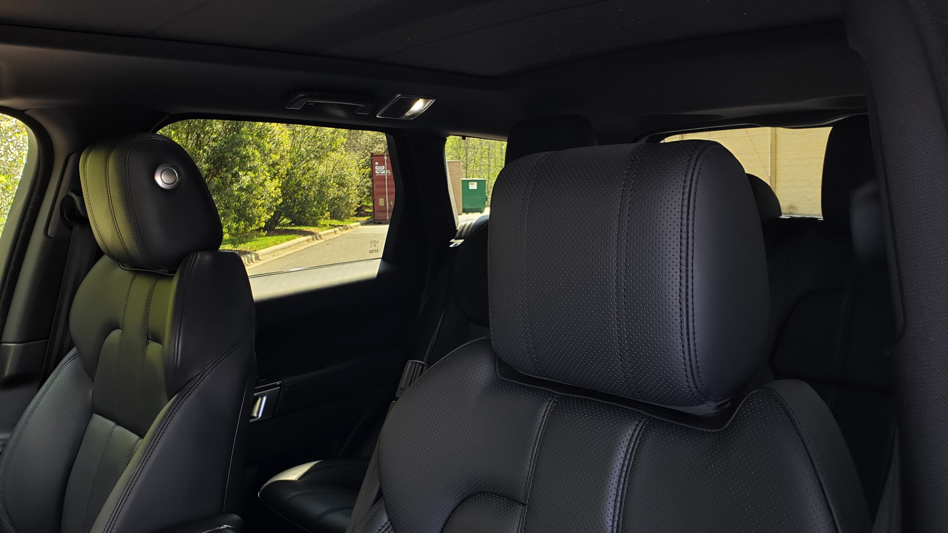 Used 2017 Land Rover RANGE ROVER SPORT HSE / SC V6 / 4X4 / NAV / PANO-ROOF / REARVIEW for sale Sold at Formula Imports in Charlotte NC 28227 38