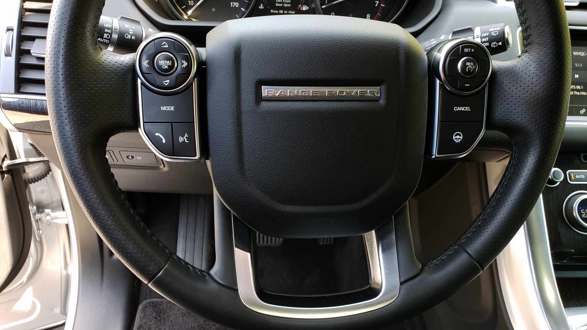 Used 2017 Land Rover RANGE ROVER SPORT HSE / SC V6 / 4X4 / NAV / PANO-ROOF / REARVIEW for sale Sold at Formula Imports in Charlotte NC 28227 40