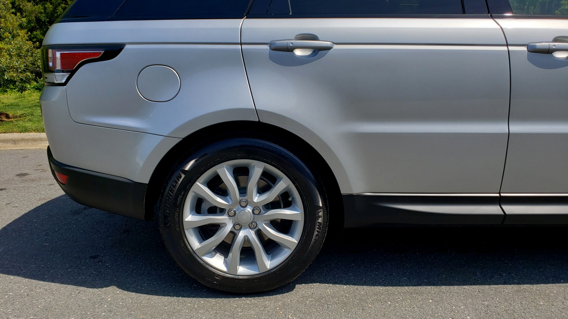 Used 2017 Land Rover RANGE ROVER SPORT HSE / SC V6 / 4X4 / NAV / PANO-ROOF / REARVIEW for sale Sold at Formula Imports in Charlotte NC 28227 84