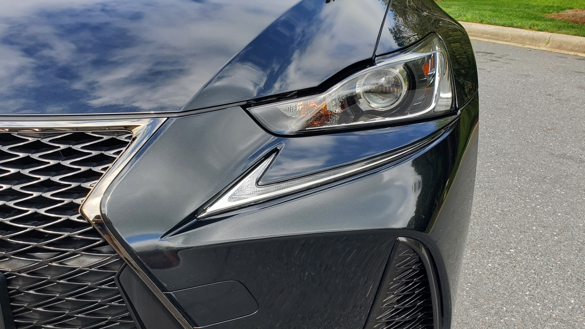 Used 2017 Lexus IS 300 F SPORT AWD / NAV / SUNROOF / REARVIEW / VENT SEATS / BSM for sale Sold at Formula Imports in Charlotte NC 28227 17