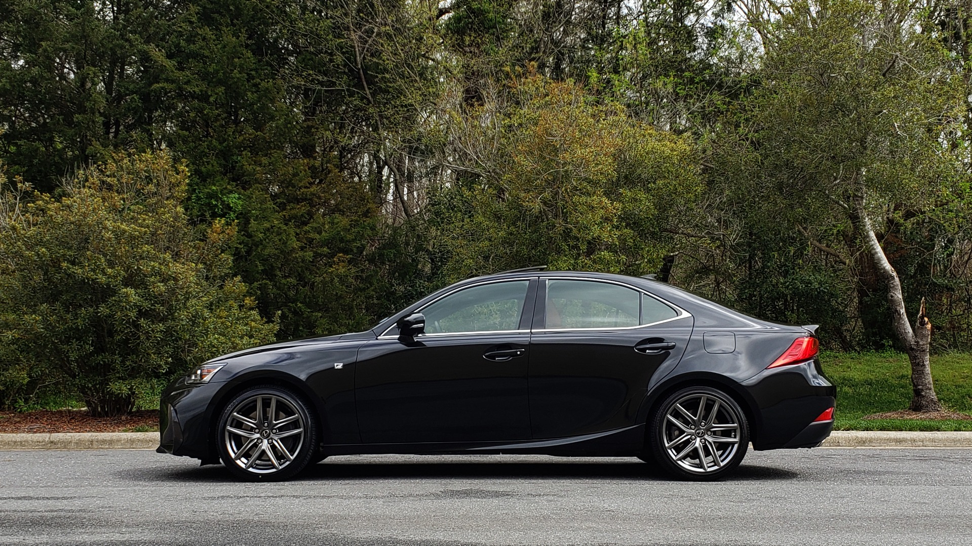 Used 2017 Lexus IS 300 F SPORT AWD / NAV / SUNROOF / REARVIEW / VENT SEATS / BSM for sale Sold at Formula Imports in Charlotte NC 28227 2