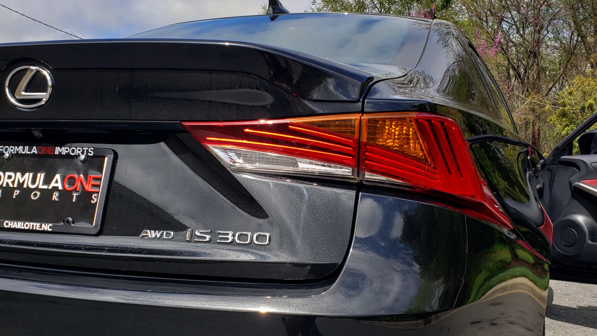 Used 2017 Lexus IS 300 F SPORT AWD / NAV / SUNROOF / REARVIEW / VENT SEATS / BSM for sale Sold at Formula Imports in Charlotte NC 28227 24