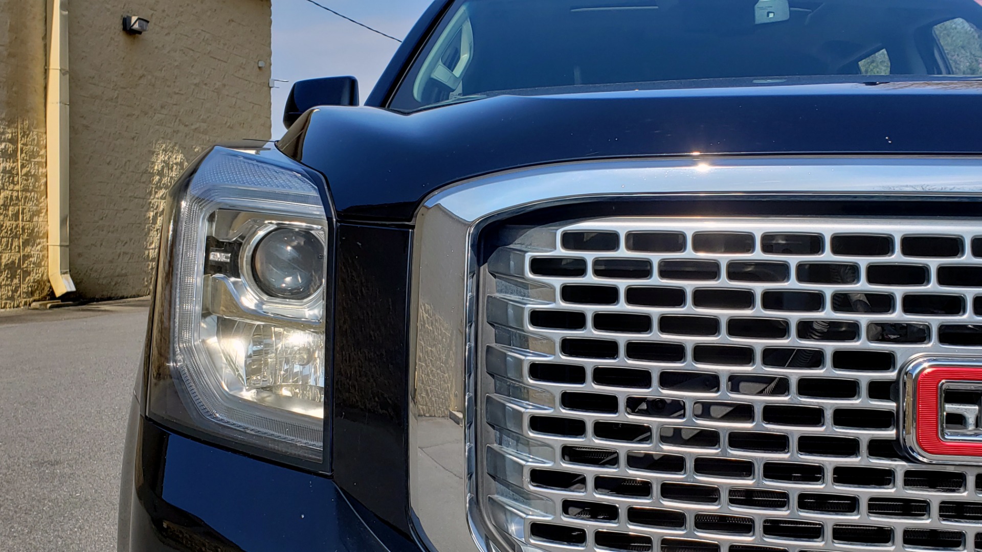 Used 2016 GMC YUKON DENALI 4WD / OPEN ROAD / NAV / ENTERTAINMENT / 3-ROW for sale Sold at Formula Imports in Charlotte NC 28227 19