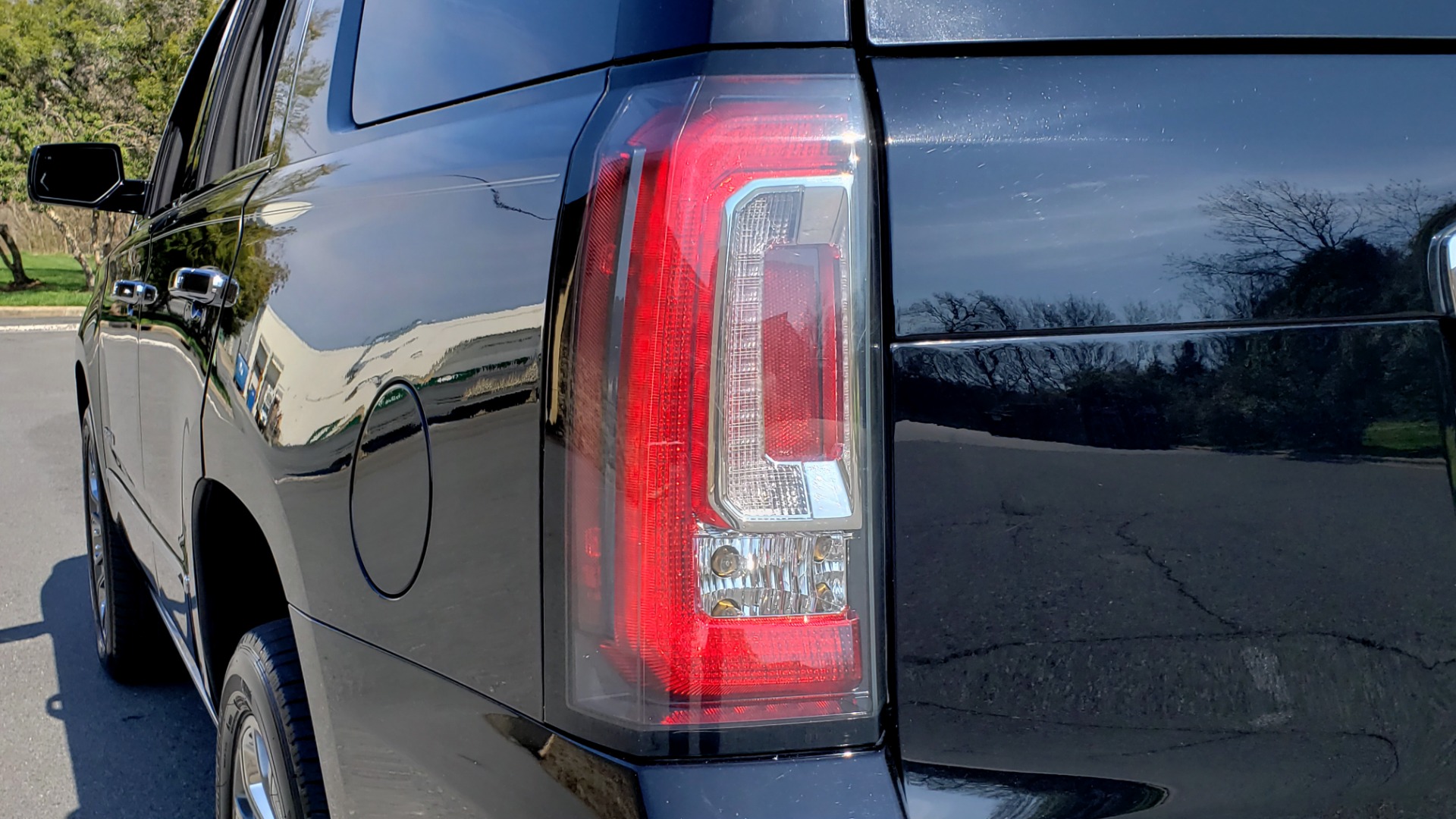 Used 2016 GMC YUKON DENALI 4WD / OPEN ROAD / NAV / ENTERTAINMENT / 3-ROW for sale Sold at Formula Imports in Charlotte NC 28227 25
