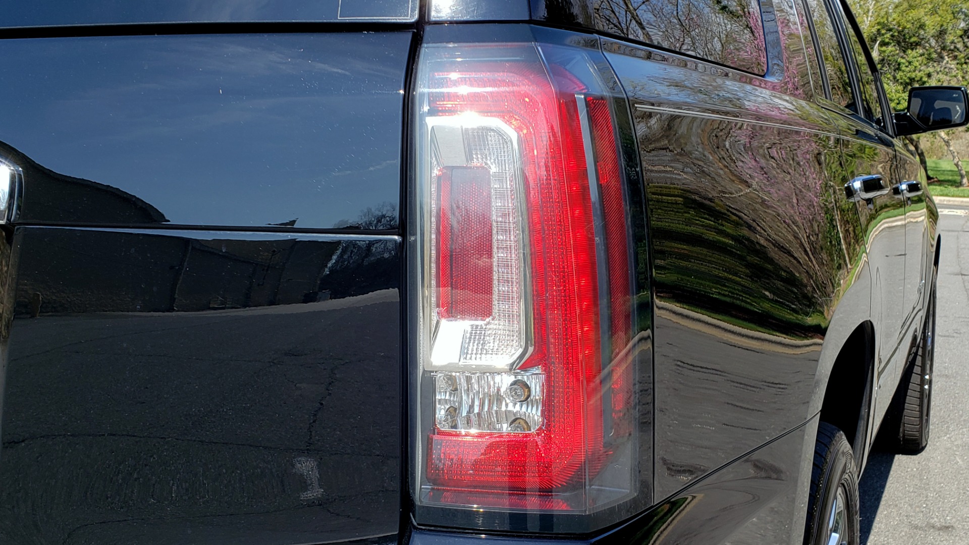 Used 2016 GMC YUKON DENALI 4WD / OPEN ROAD / NAV / ENTERTAINMENT / 3-ROW for sale Sold at Formula Imports in Charlotte NC 28227 26