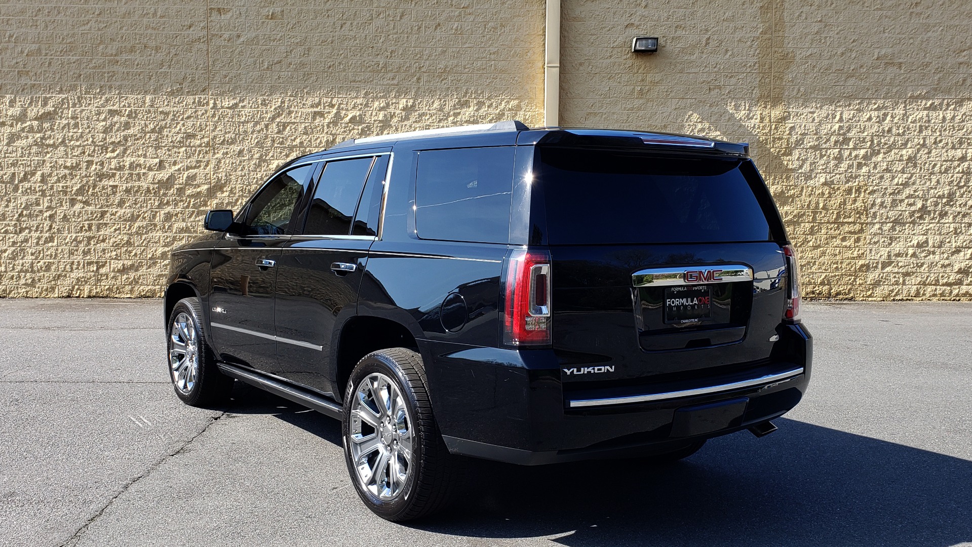 Used 2016 GMC YUKON DENALI 4WD / OPEN ROAD / NAV / ENTERTAINMENT / 3-ROW for sale Sold at Formula Imports in Charlotte NC 28227 3