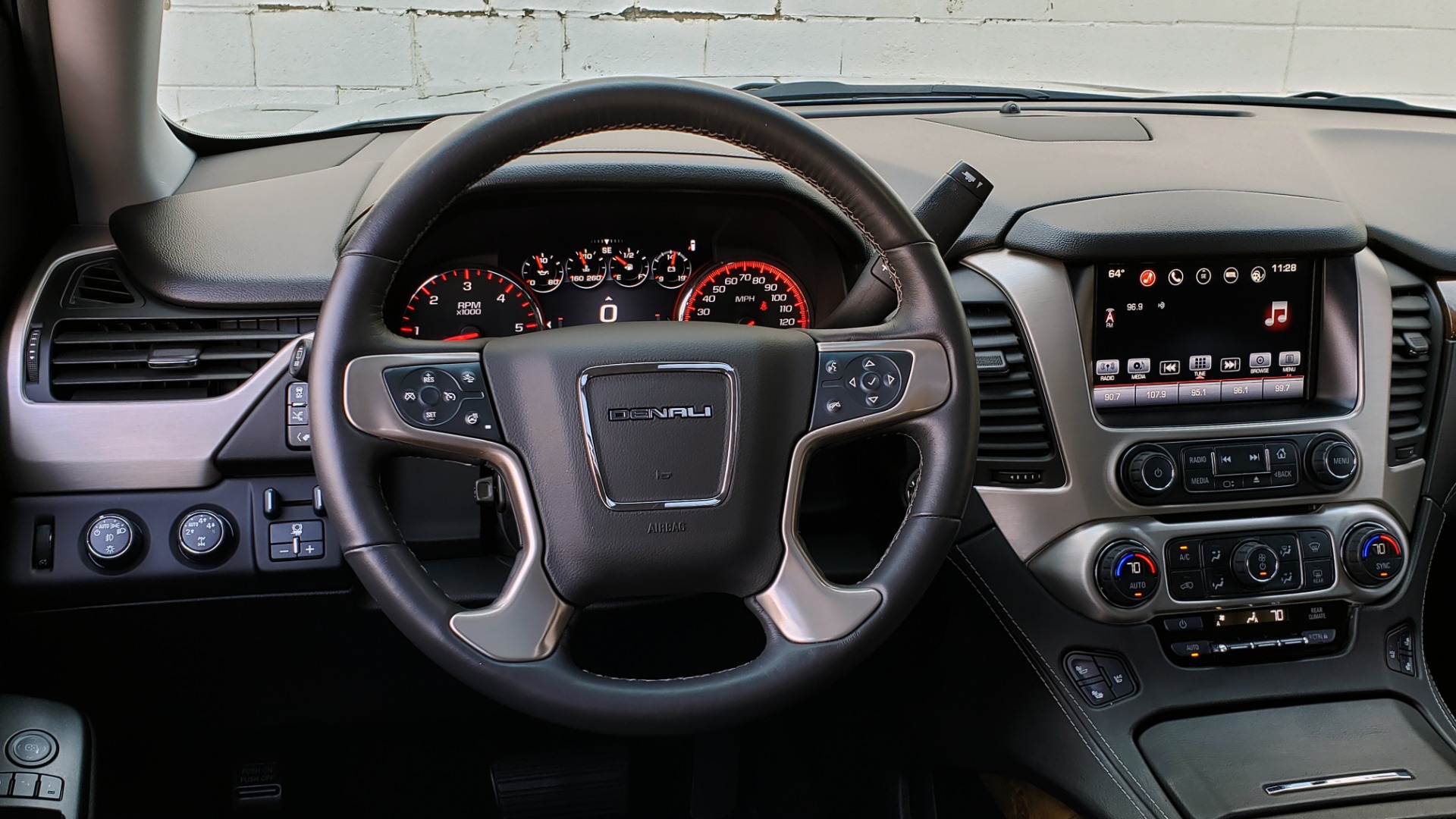 Used 2016 GMC YUKON DENALI 4WD / OPEN ROAD / NAV / ENTERTAINMENT / 3-ROW for sale Sold at Formula Imports in Charlotte NC 28227 37