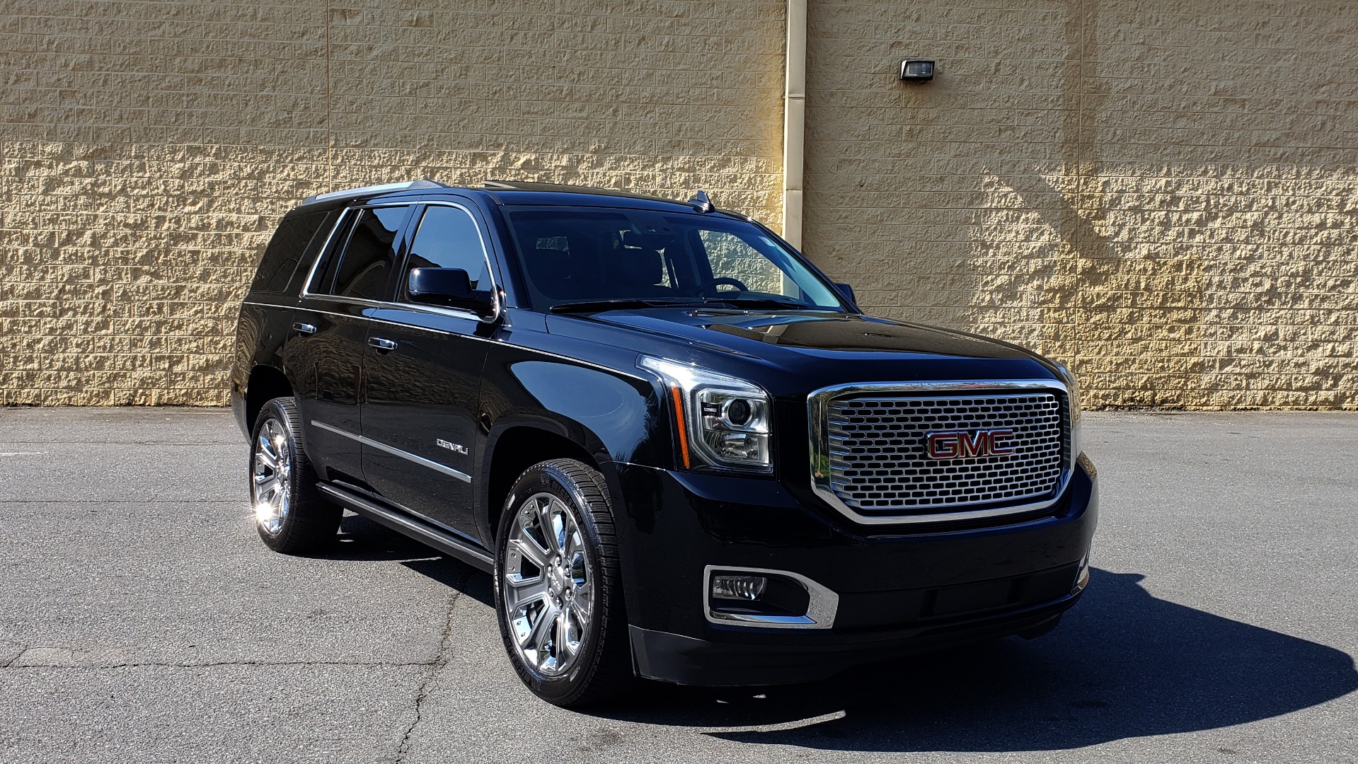 Used 2016 GMC YUKON DENALI 4WD / OPEN ROAD / NAV / ENTERTAINMENT / 3-ROW for sale Sold at Formula Imports in Charlotte NC 28227 4