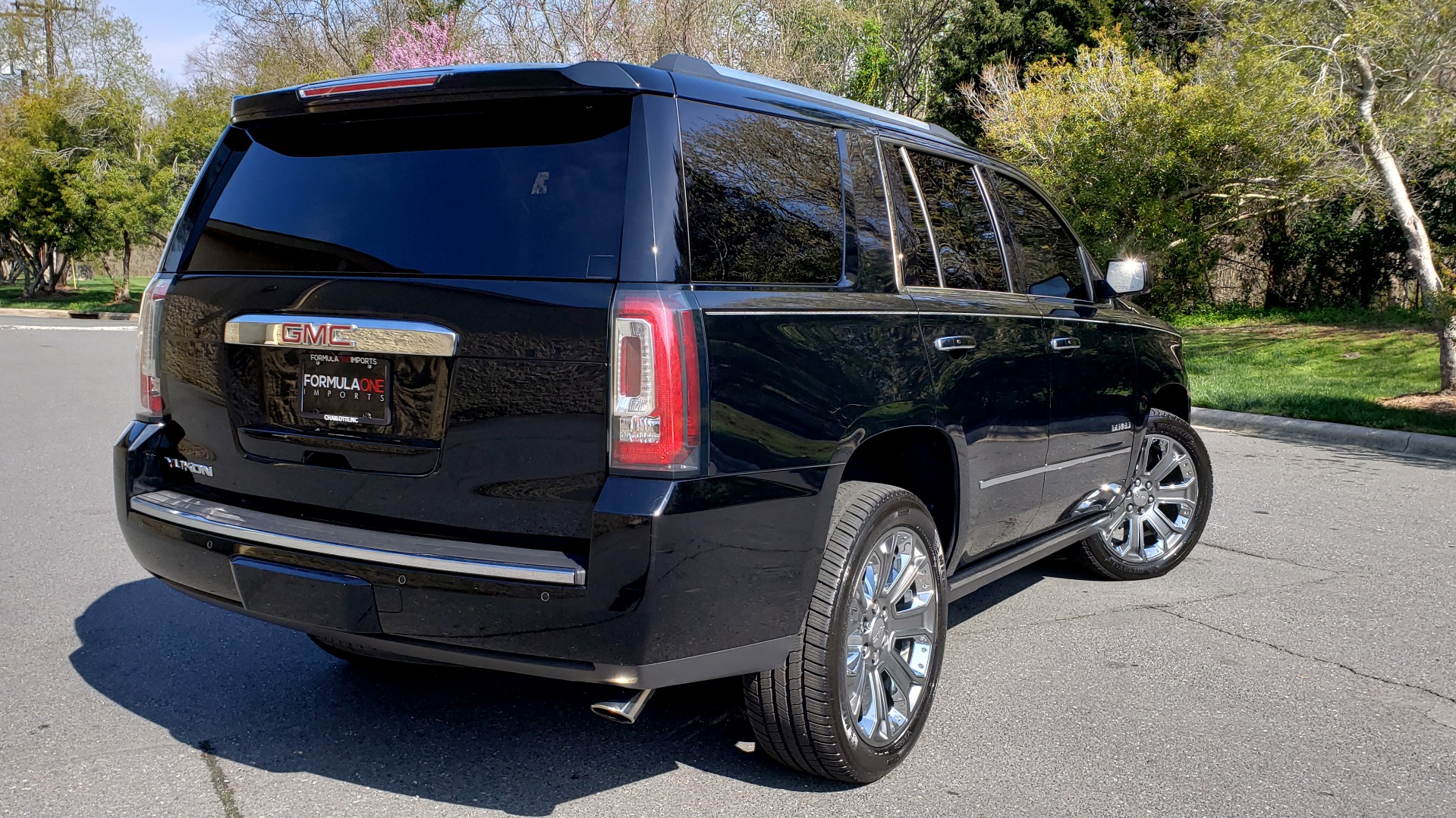 Used 2016 GMC YUKON DENALI 4WD / OPEN ROAD / NAV / ENTERTAINMENT / 3-ROW for sale Sold at Formula Imports in Charlotte NC 28227 6
