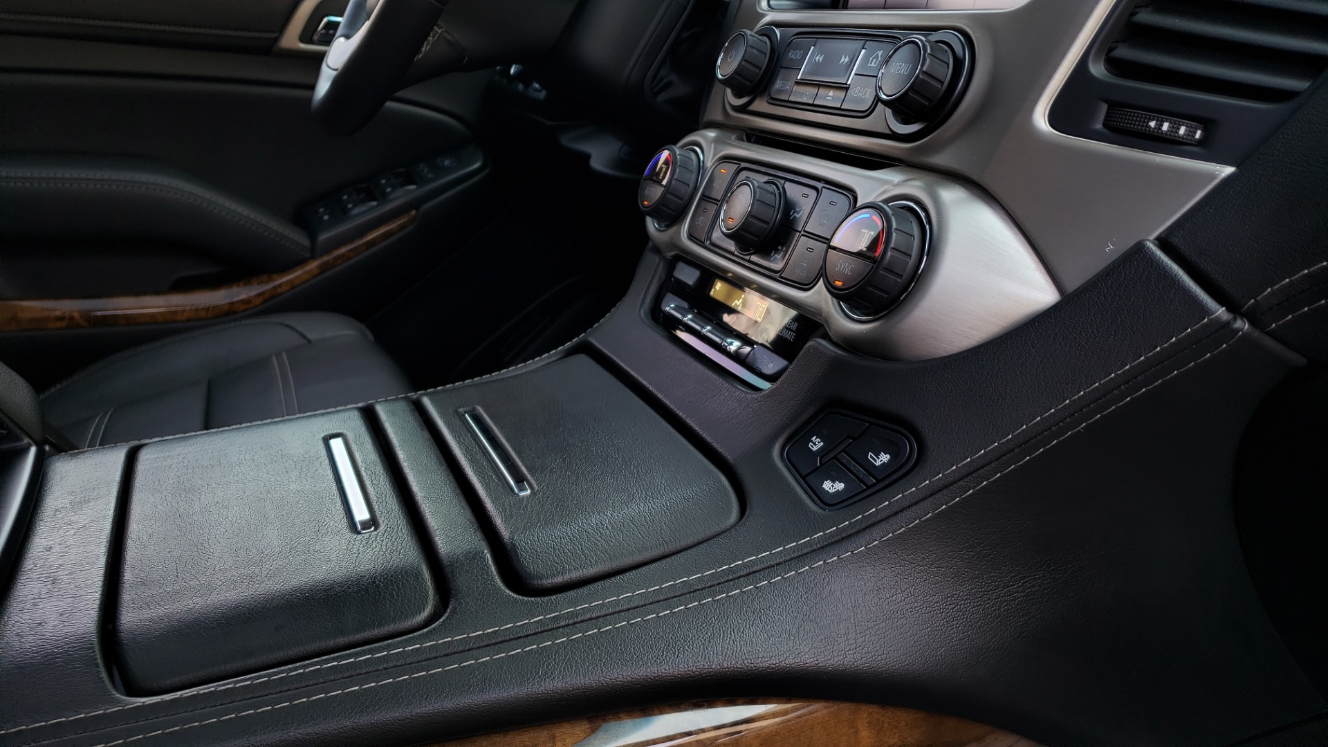 Used 2016 GMC YUKON DENALI 4WD / OPEN ROAD / NAV / ENTERTAINMENT / 3-ROW for sale Sold at Formula Imports in Charlotte NC 28227 83