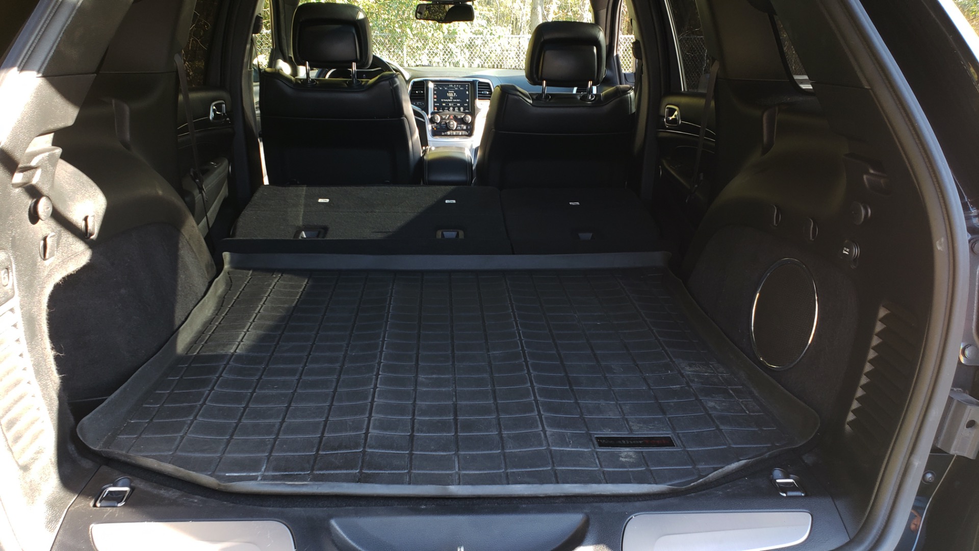 Used 2015 Jeep GRAND CHEROKEE HIGH ALTITUDE / NAV / SUNROOF / REARVIEW / TOW PKG for sale Sold at Formula Imports in Charlotte NC 28227 21