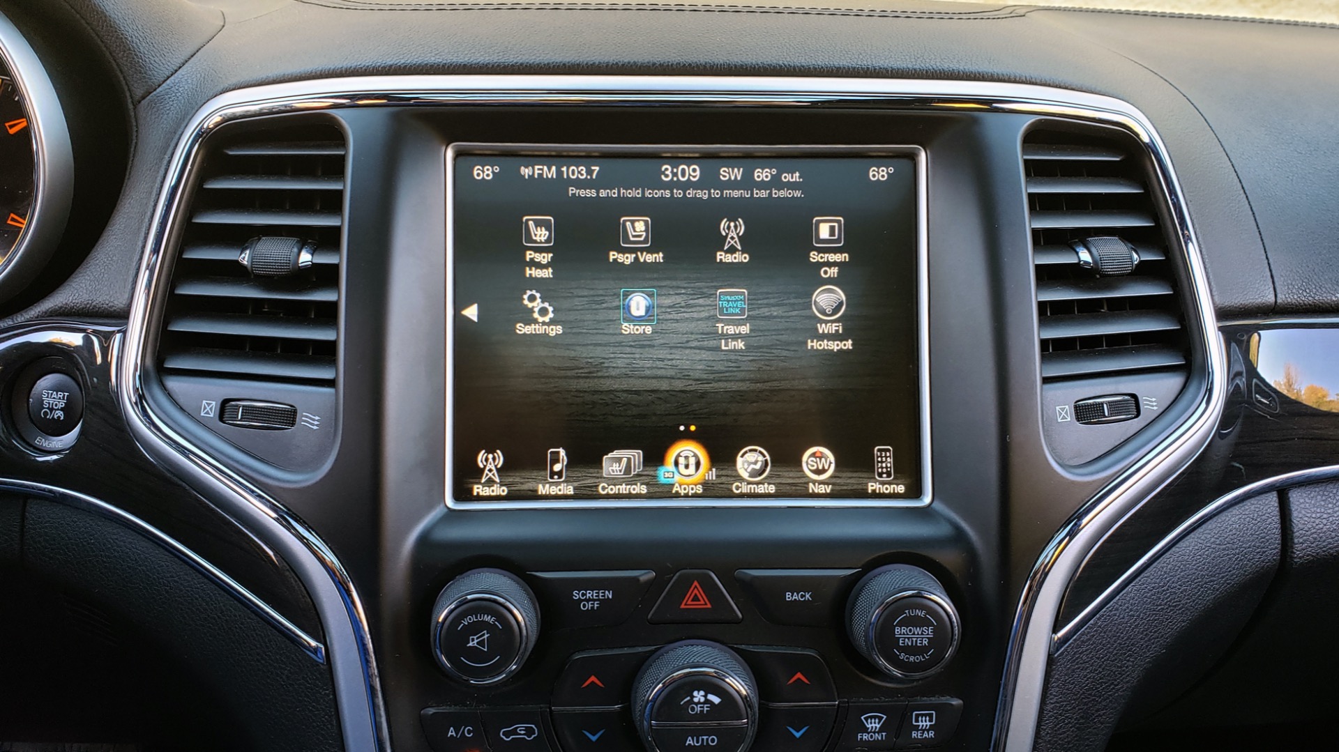 Used 2015 Jeep GRAND CHEROKEE HIGH ALTITUDE / NAV / SUNROOF / REARVIEW / TOW PKG for sale Sold at Formula Imports in Charlotte NC 28227 40