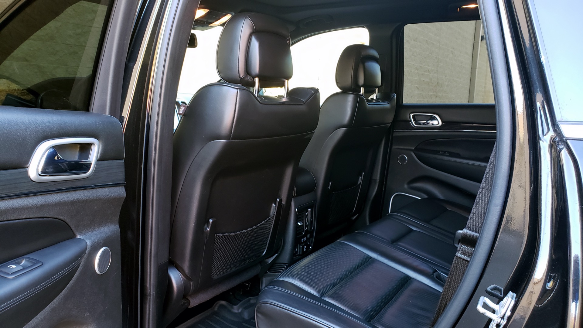 Used 2015 Jeep GRAND CHEROKEE HIGH ALTITUDE / NAV / SUNROOF / REARVIEW / TOW PKG for sale Sold at Formula Imports in Charlotte NC 28227 55