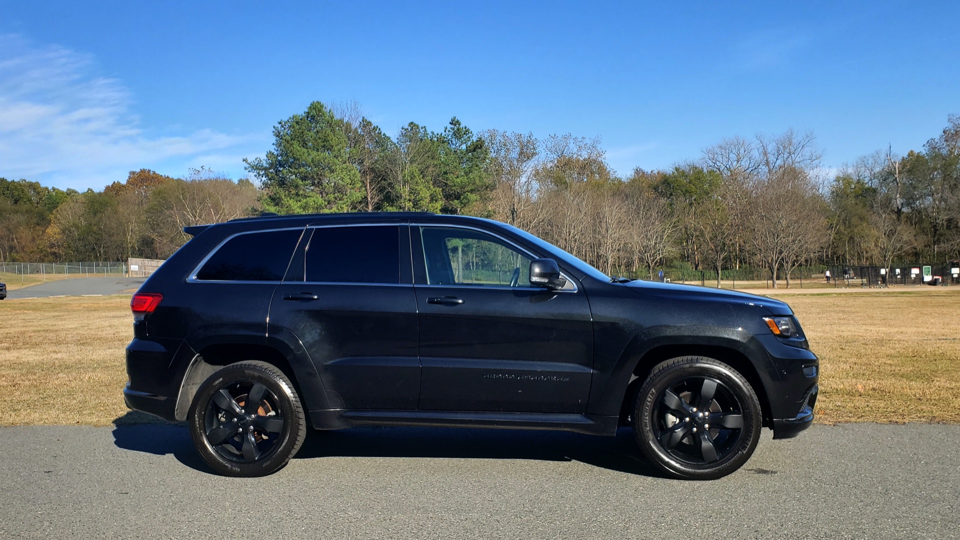 Used 2015 Jeep GRAND CHEROKEE HIGH ALTITUDE / NAV / SUNROOF / REARVIEW / TOW PKG for sale Sold at Formula Imports in Charlotte NC 28227 9