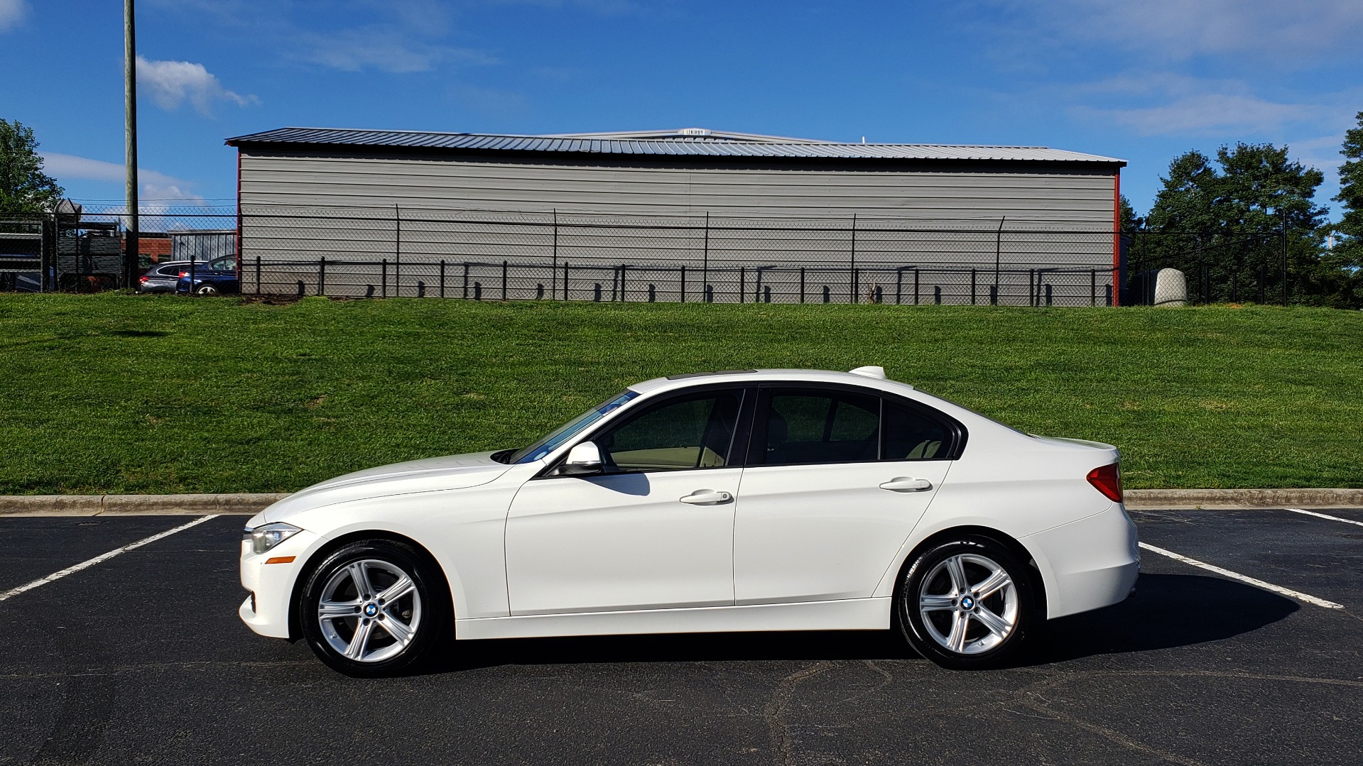 Used 2013 BMW 3 SERIES 328I PREMIUM / SUNROOF / COMFORT ACCESS KEY / SAT RADIO for sale Sold at Formula Imports in Charlotte NC 28227 2