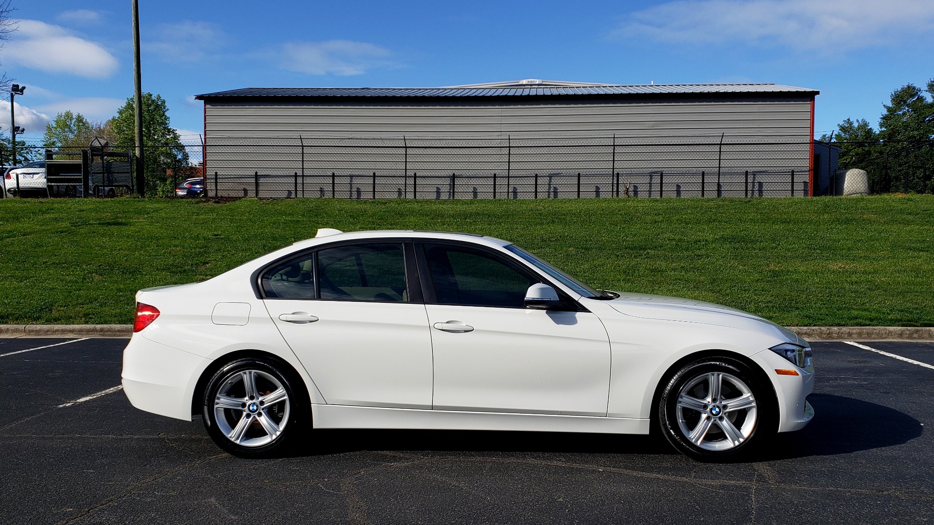 Used 2013 BMW 3 SERIES 328I PREMIUM / SUNROOF / COMFORT ACCESS KEY / SAT RADIO for sale Sold at Formula Imports in Charlotte NC 28227 5