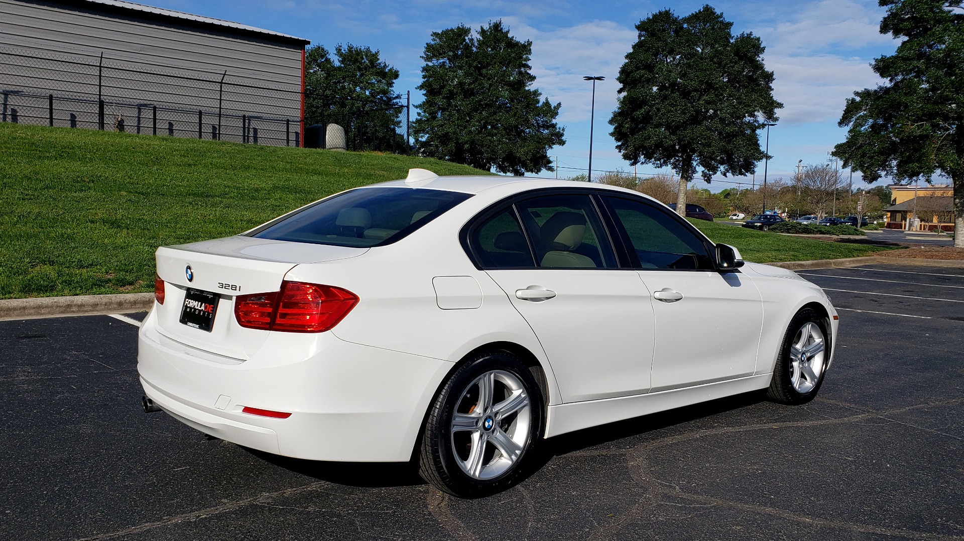 Used 2013 BMW 3 SERIES 328I PREMIUM / SUNROOF / COMFORT ACCESS KEY / SAT RADIO for sale Sold at Formula Imports in Charlotte NC 28227 6