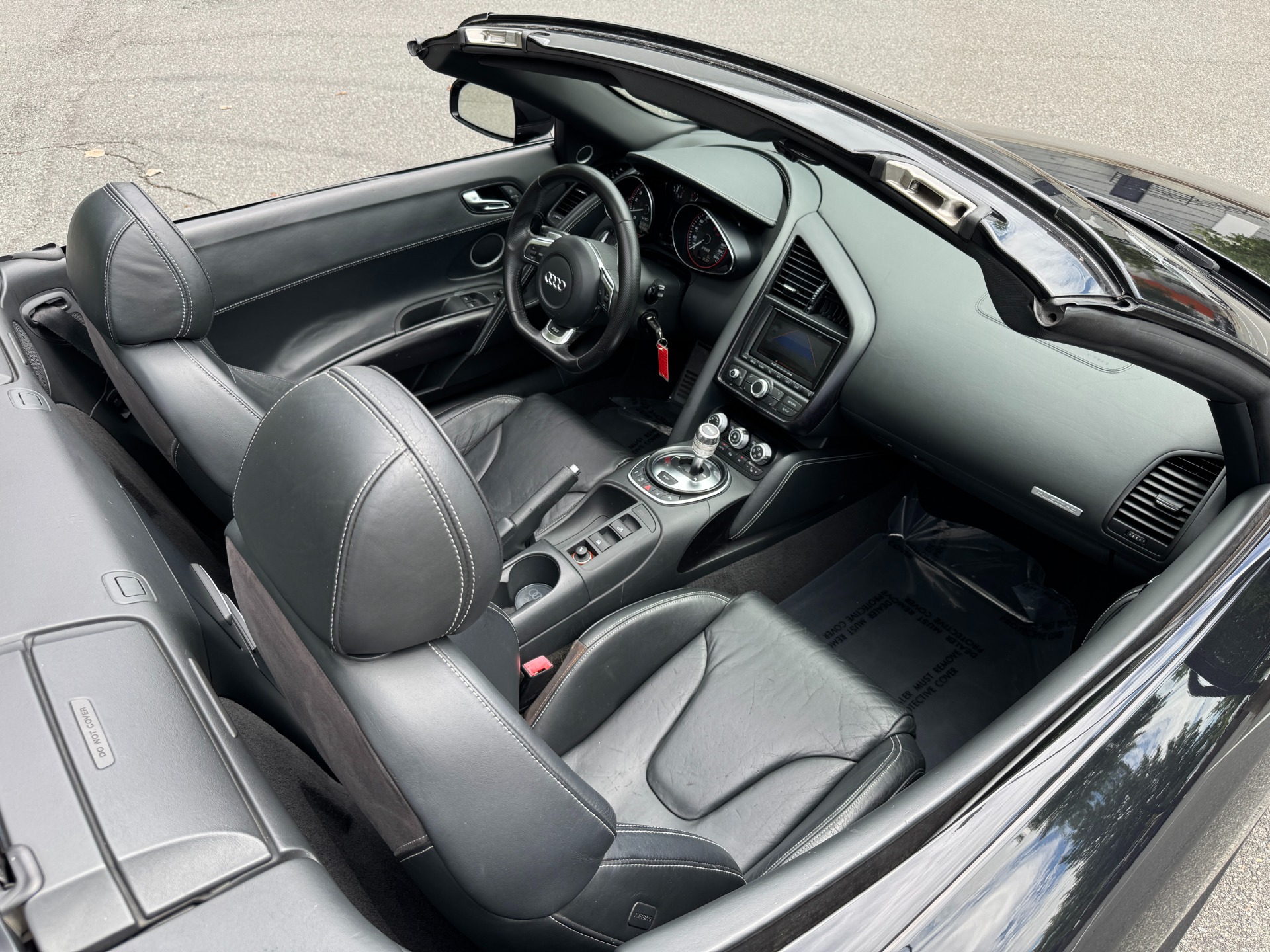 2011 Audi R8 Quattro Spyder photo 25