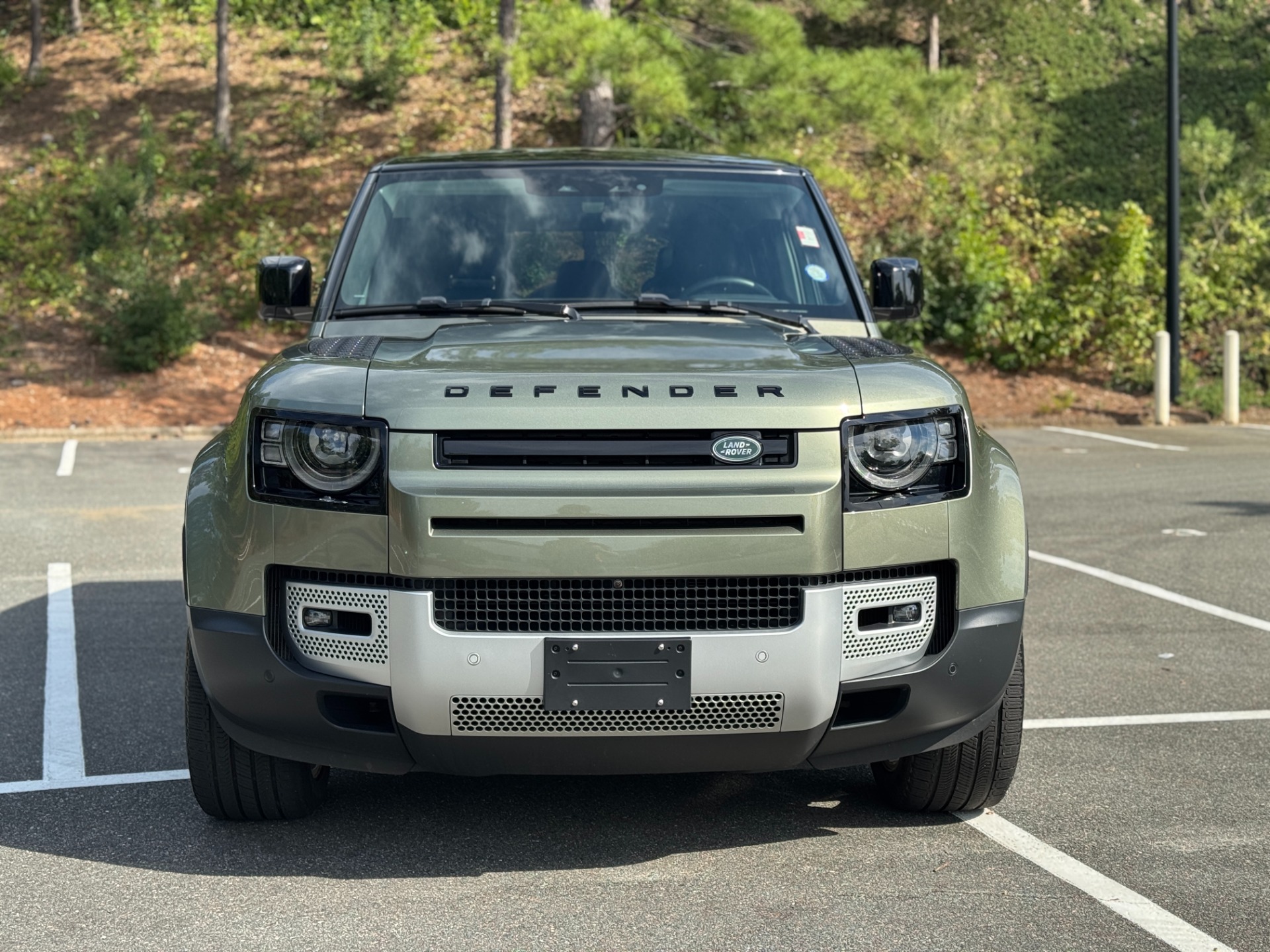 2024 Land Rover Defender 110 S photo 2