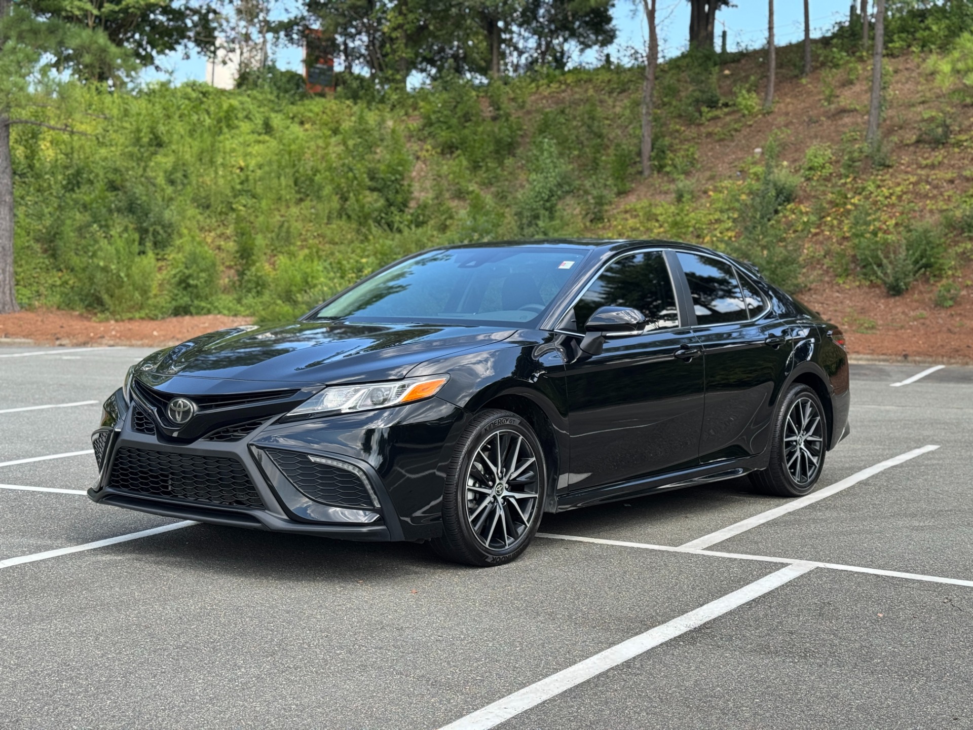 2024 Toyota Camry SE photo 2