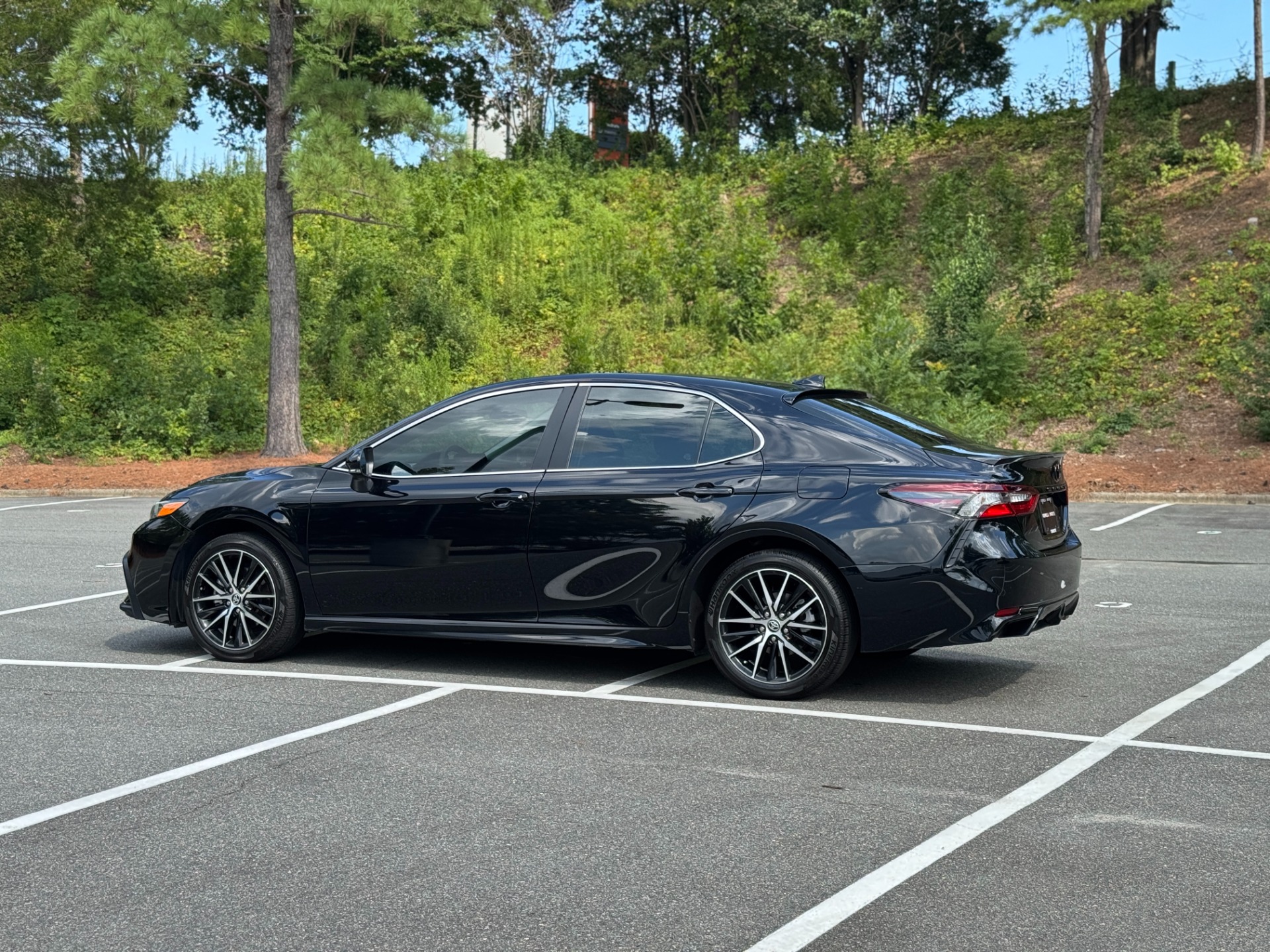 2024 Toyota Camry SE photo 4
