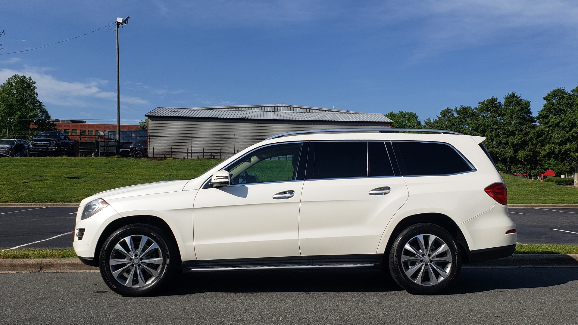 Used 2014 Mercedes-Benz GL-Class GL 450 PREMIUM / NAV / SUNROOF / 3-ROW / REARVIEW for sale Sold at Formula Imports in Charlotte NC 28227 2