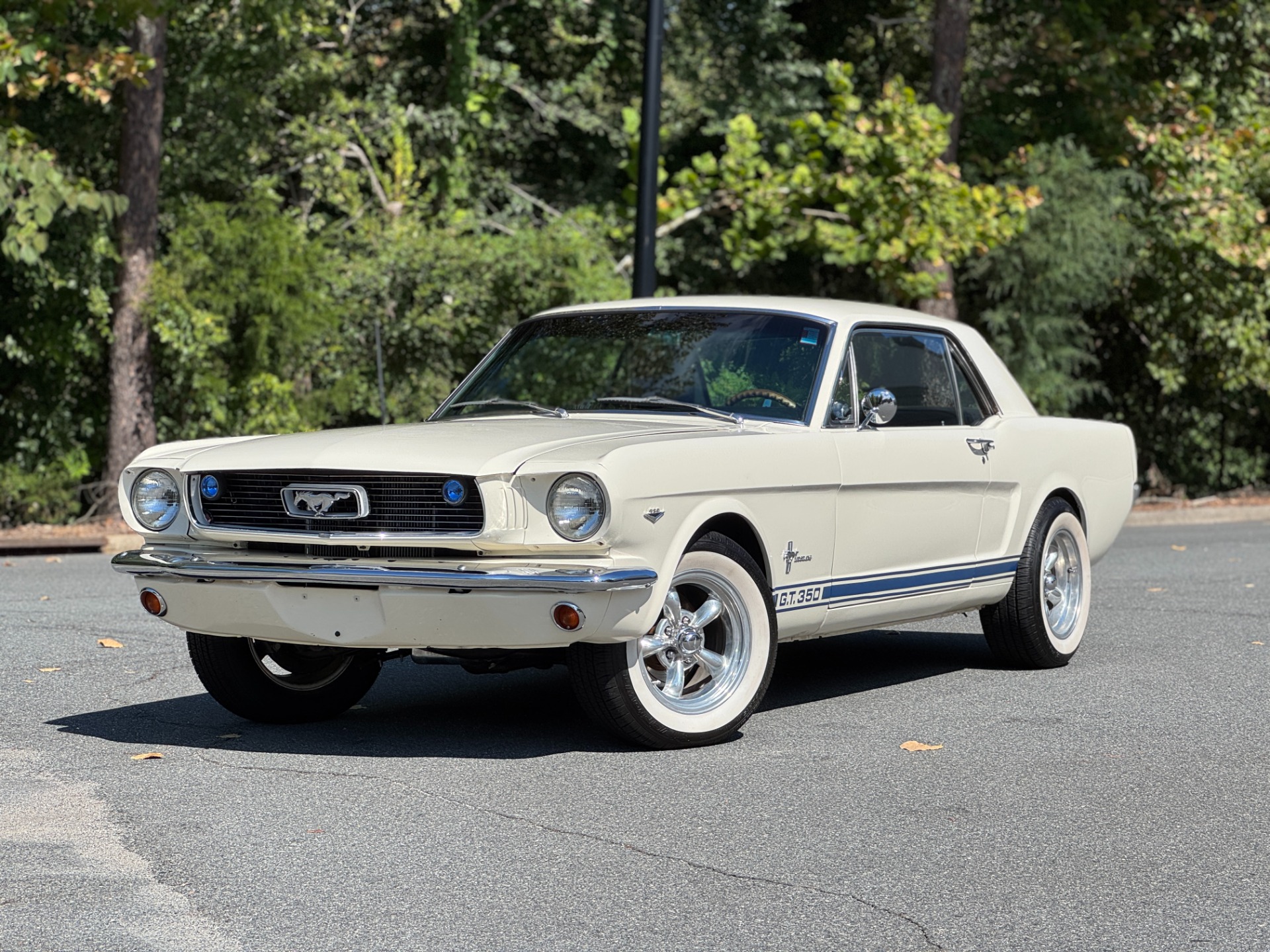 Used 1966 Ford Mustang FORD 289CI V8 / WIMBLEDON WHITE for sale $34,999 at Formula Imports in Charlotte NC 28227 1