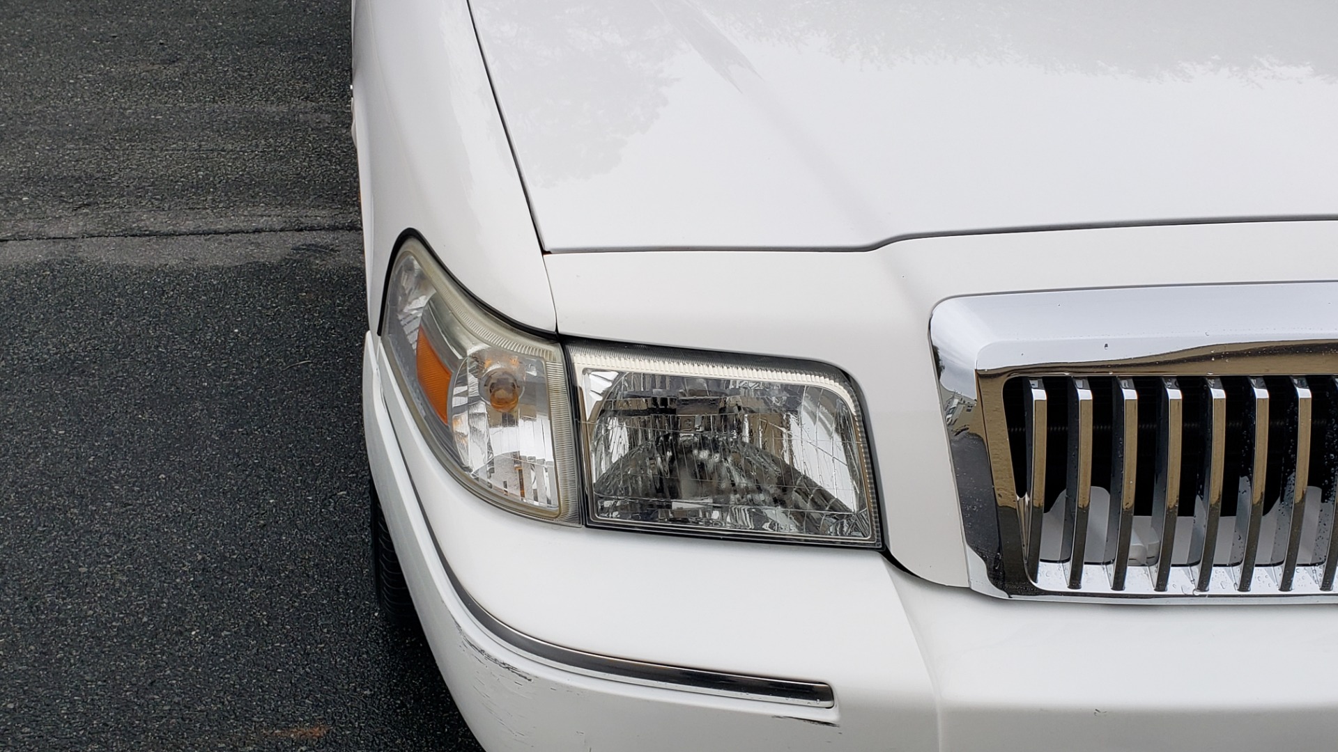 Used 2011 Mercury GRAND MARQUIS LS / 4.6L V8 / 4-SPD AUTO / KEYLESS ENTRY / LOW MILES for sale Sold at Formula Imports in Charlotte NC 28227 17