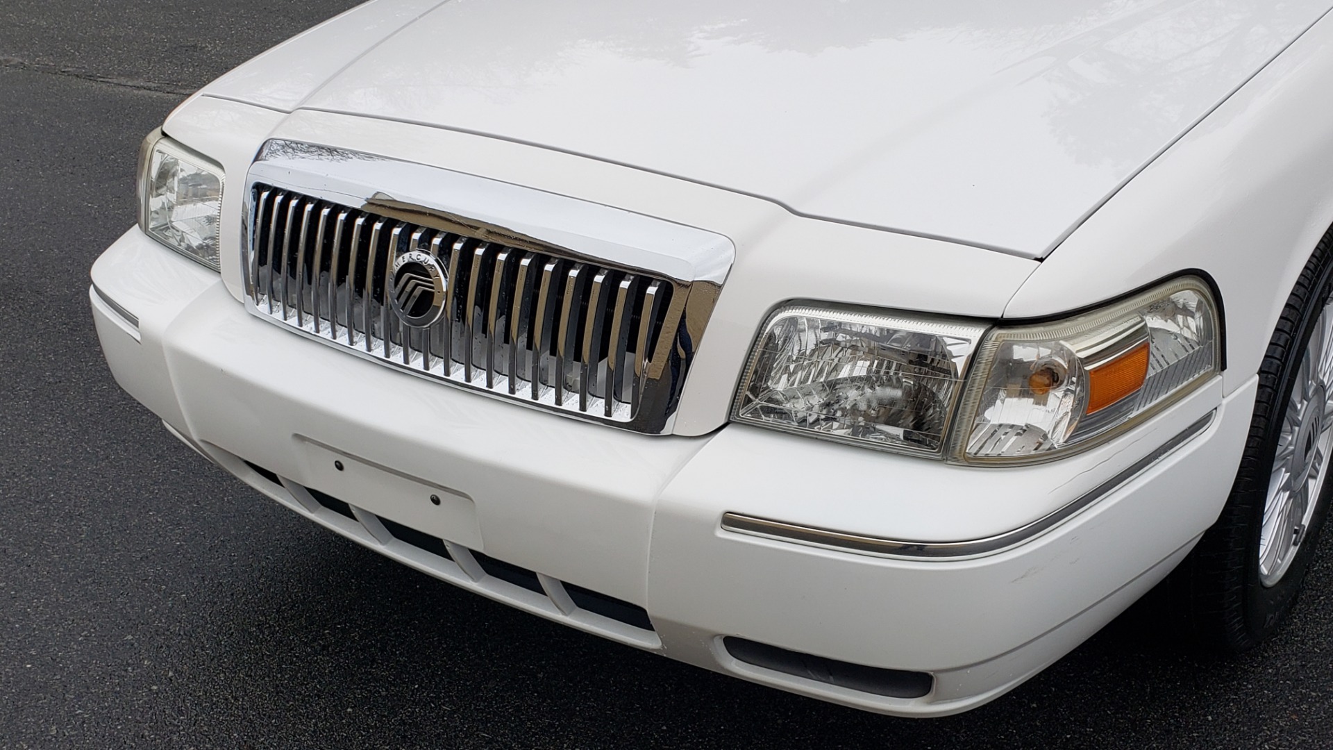 Used 2011 Mercury GRAND MARQUIS LS / 4.6L V8 / 4-SPD AUTO / KEYLESS ENTRY / LOW MILES for sale Sold at Formula Imports in Charlotte NC 28227 19