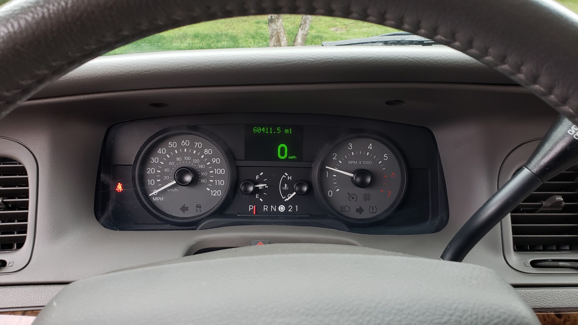 Used 2011 Mercury GRAND MARQUIS LS / 4.6L V8 / 4-SPD AUTO / KEYLESS ENTRY / LOW MILES for sale Sold at Formula Imports in Charlotte NC 28227 35