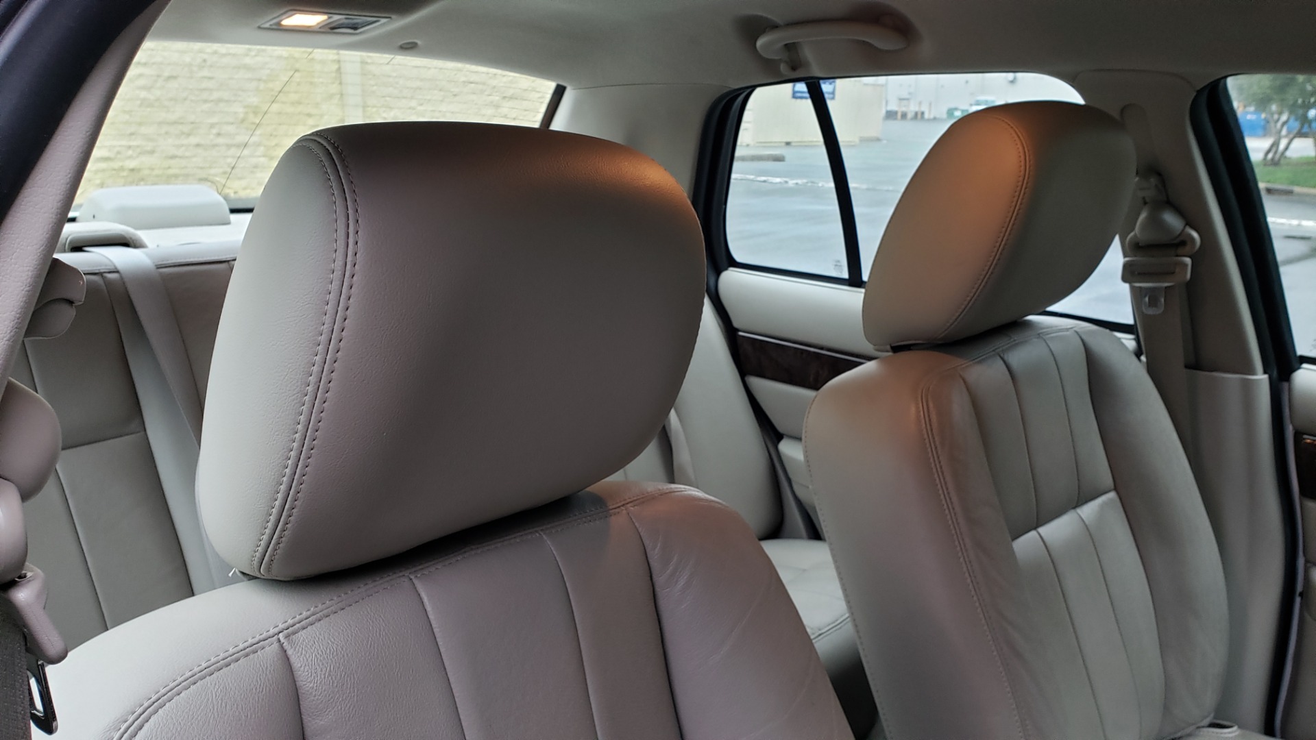 Used 2011 Mercury GRAND MARQUIS LS / 4.6L V8 / 4-SPD AUTO / KEYLESS ENTRY / LOW MILES for sale Sold at Formula Imports in Charlotte NC 28227 53