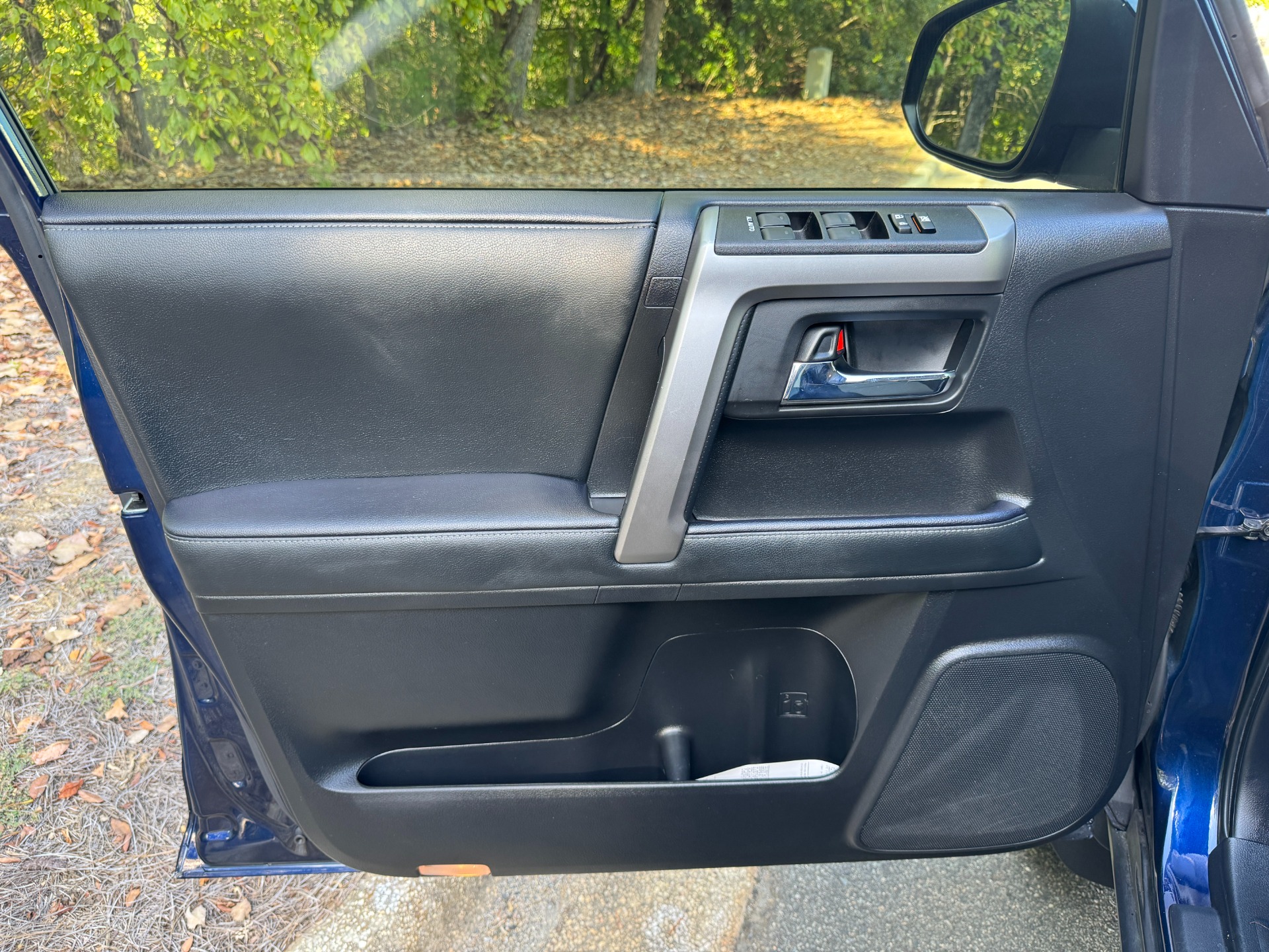 2020 Toyota 4Runner SR5 photo 17