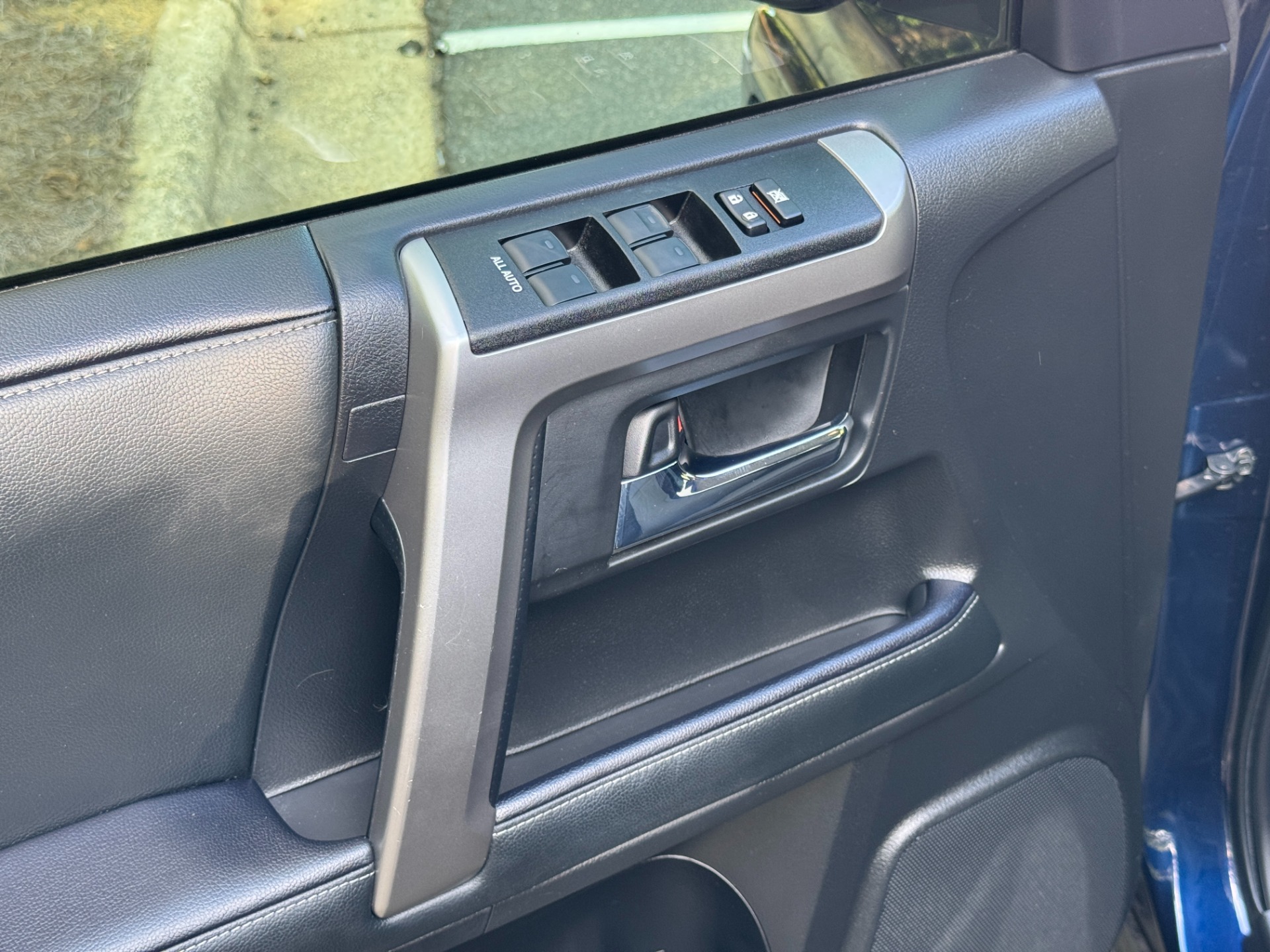 2020 Toyota 4Runner SR5 photo 18