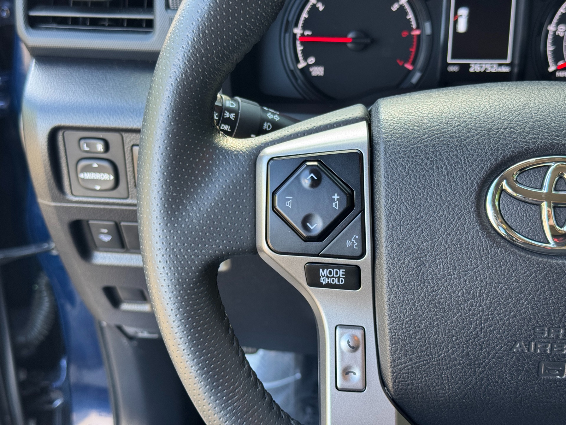 2020 Toyota 4Runner SR5 photo 27