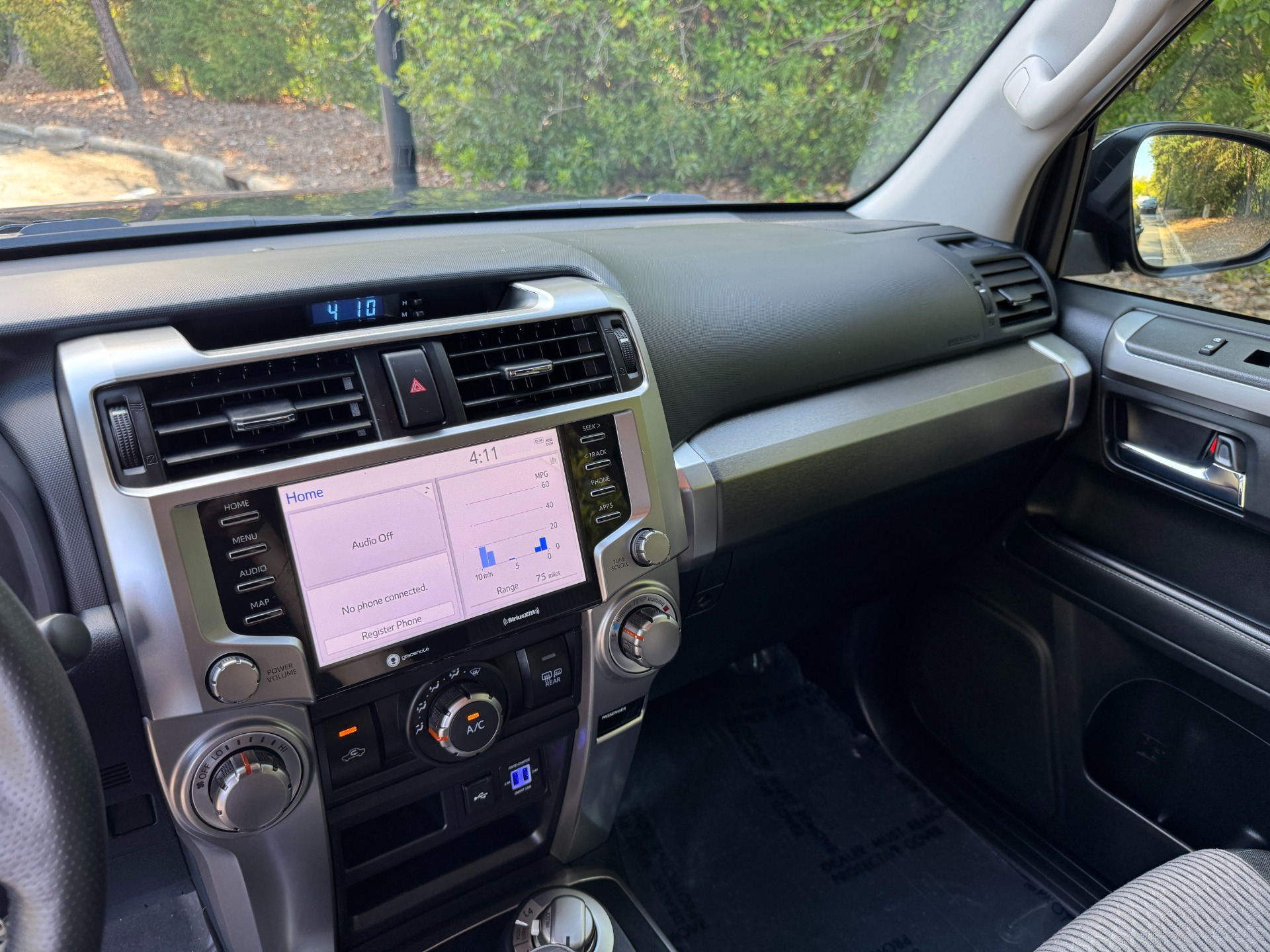 2020 Toyota 4Runner SR5 photo 30