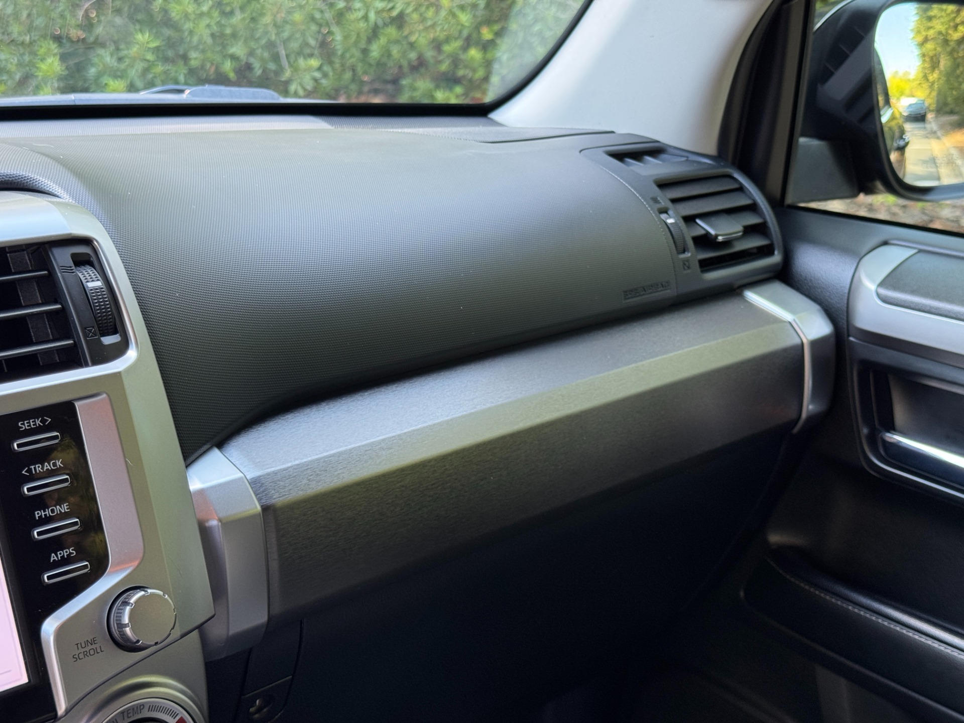 2020 Toyota 4Runner SR5 photo 32