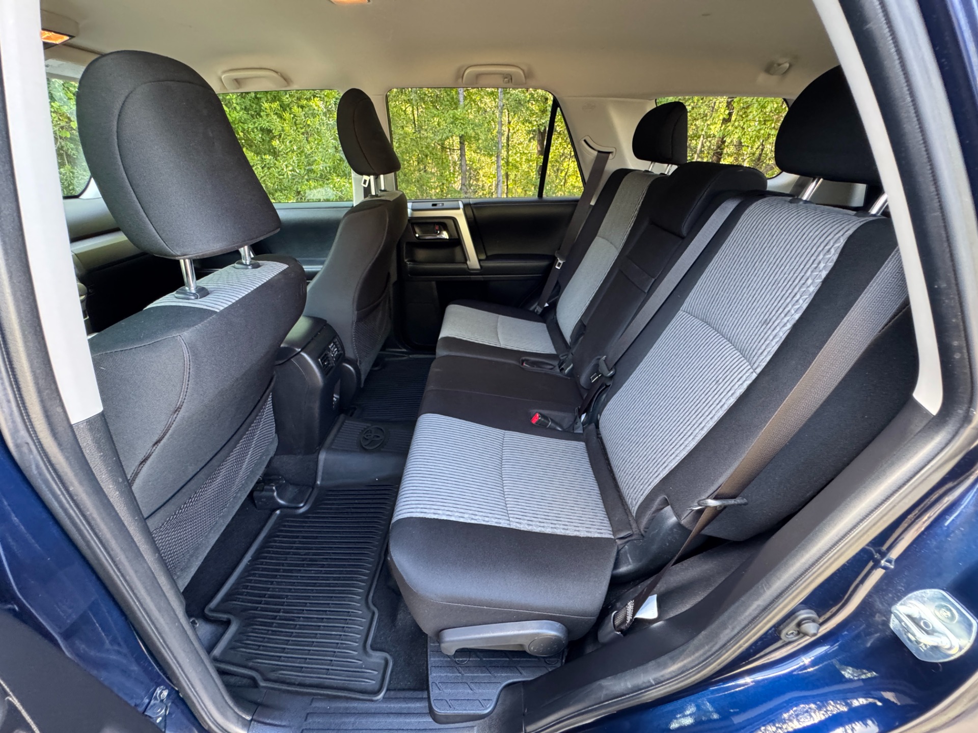 2020 Toyota 4Runner SR5 photo 39