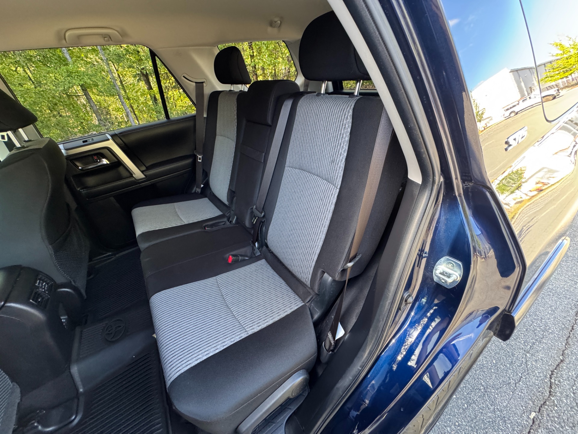 2020 Toyota 4Runner SR5 photo 40