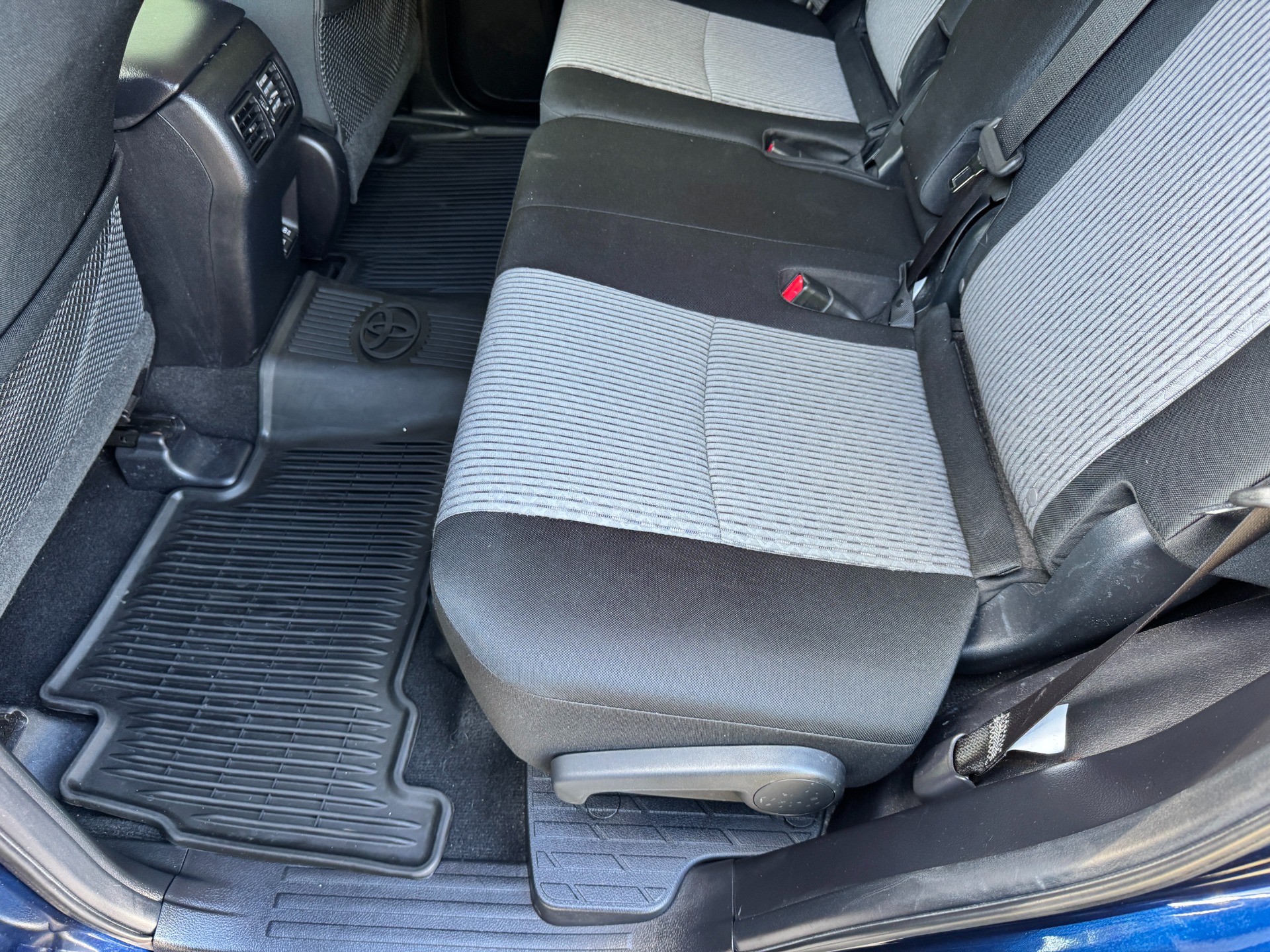 2020 Toyota 4Runner SR5 photo 42