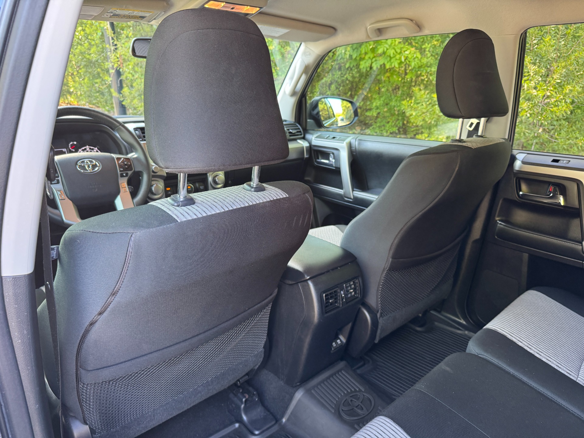 2020 Toyota 4Runner SR5 photo 43