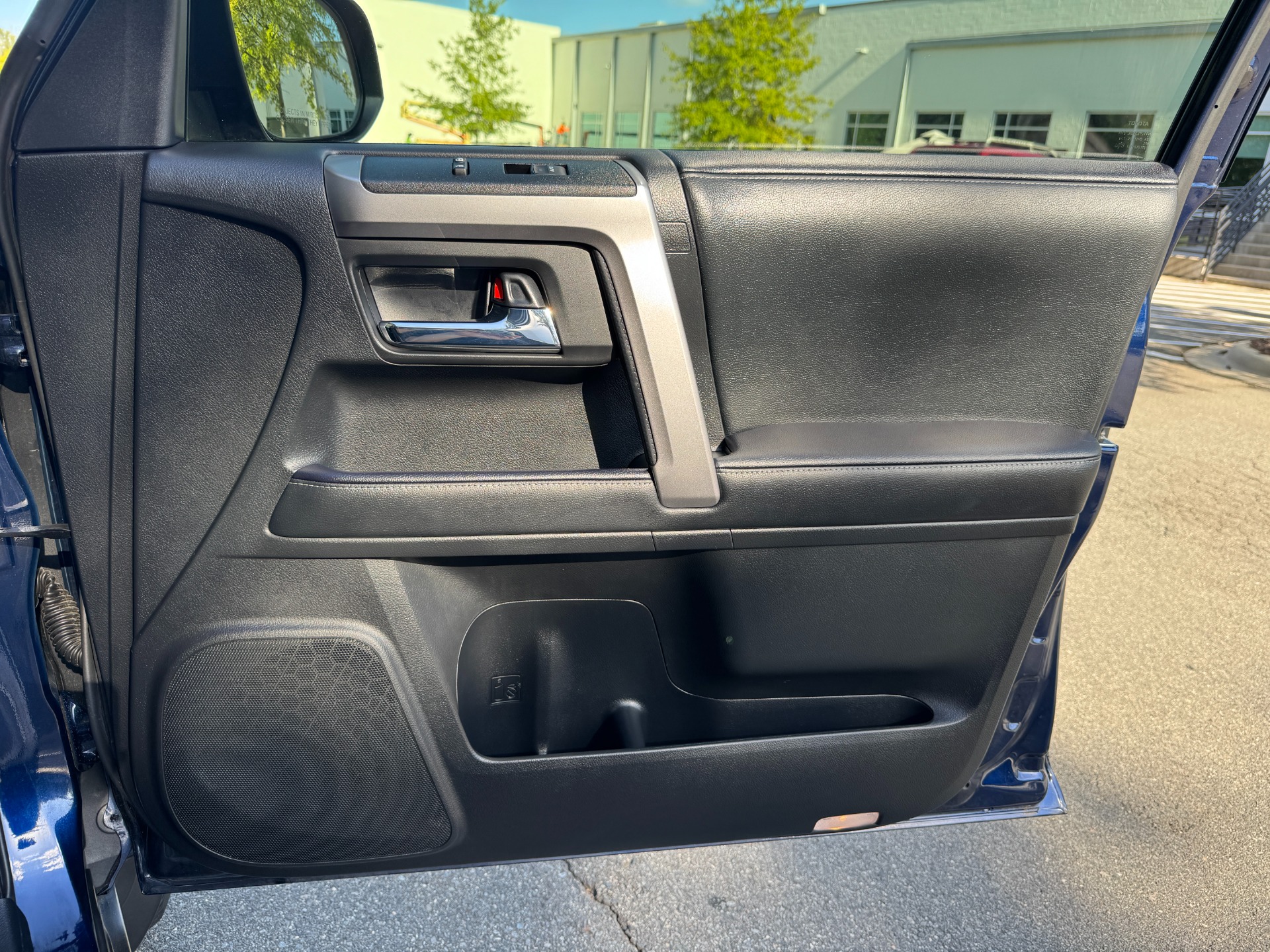 2020 Toyota 4Runner SR5 photo 46