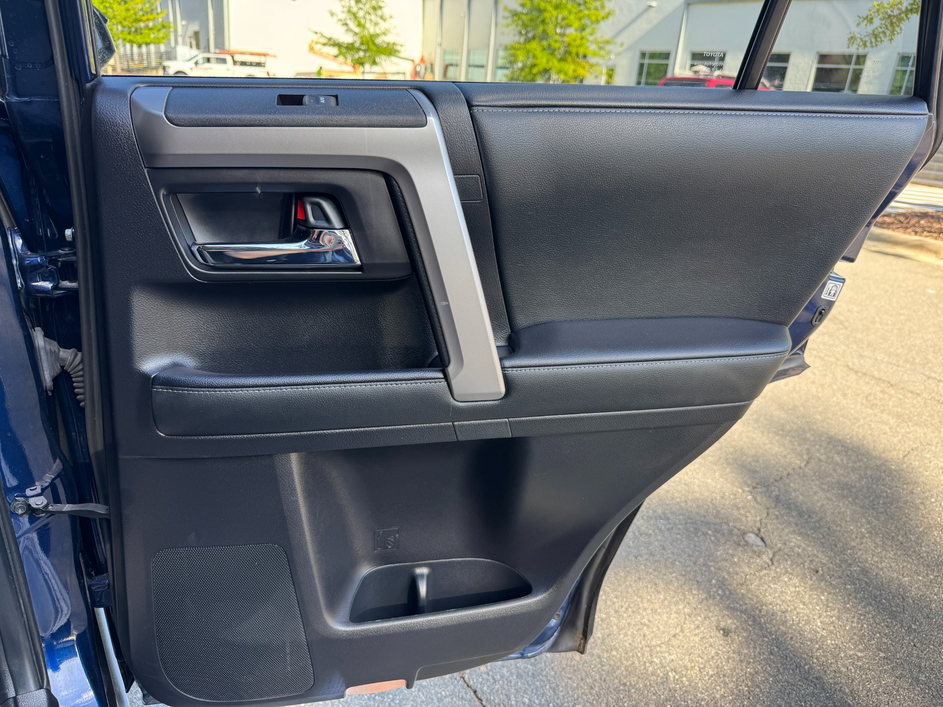 2020 Toyota 4Runner SR5 photo 52