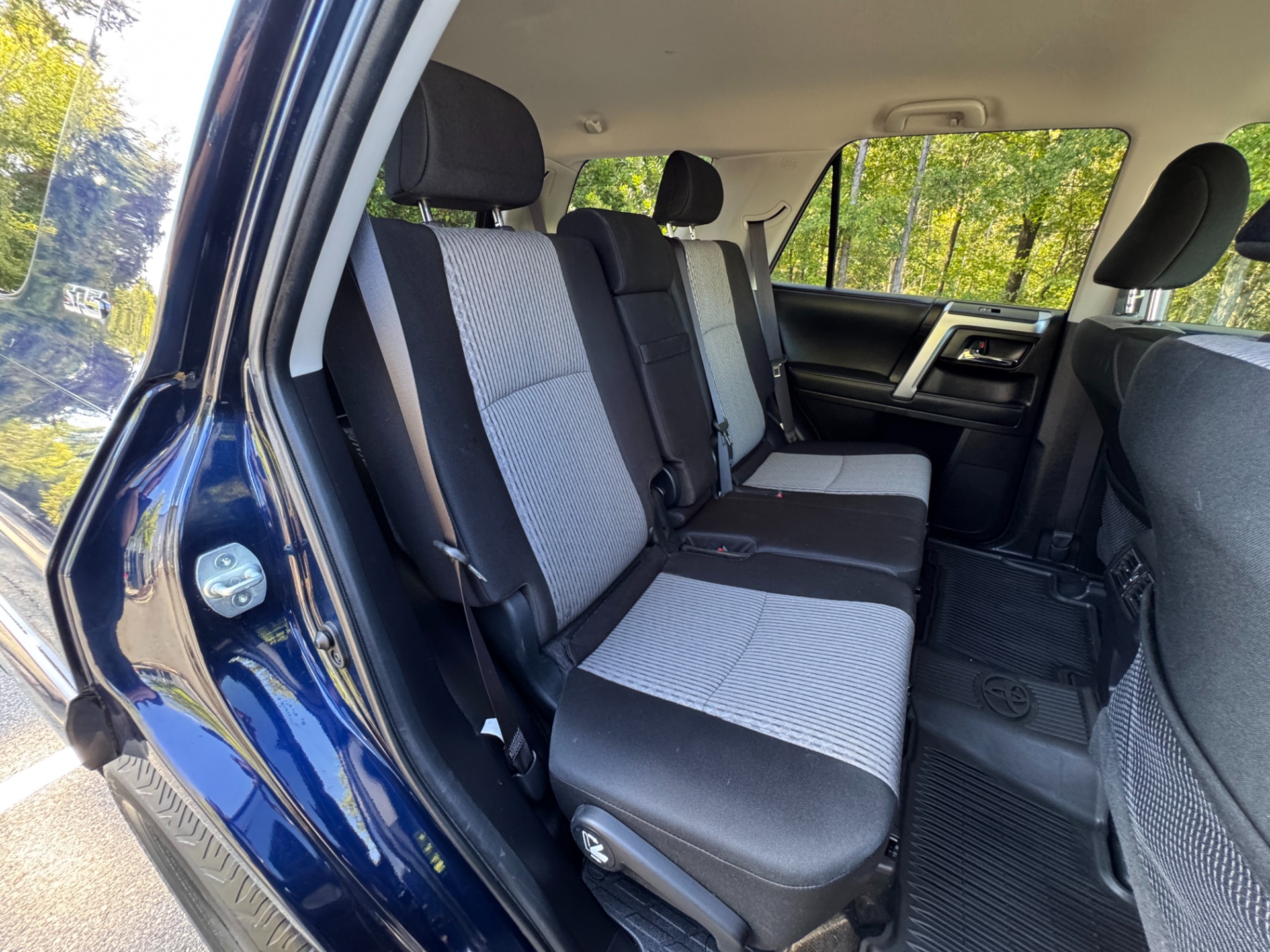 2020 Toyota 4Runner SR5 photo 54