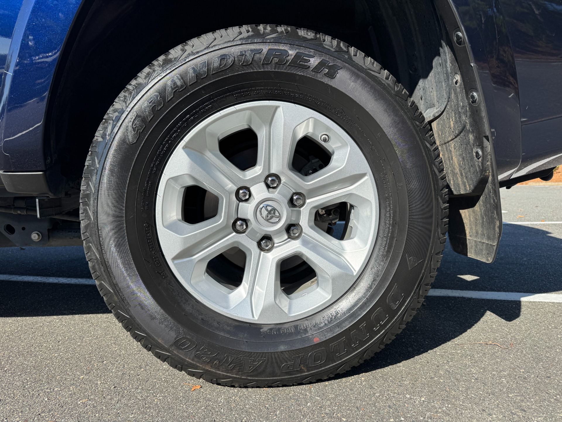 2020 Toyota 4Runner SR5 photo 61