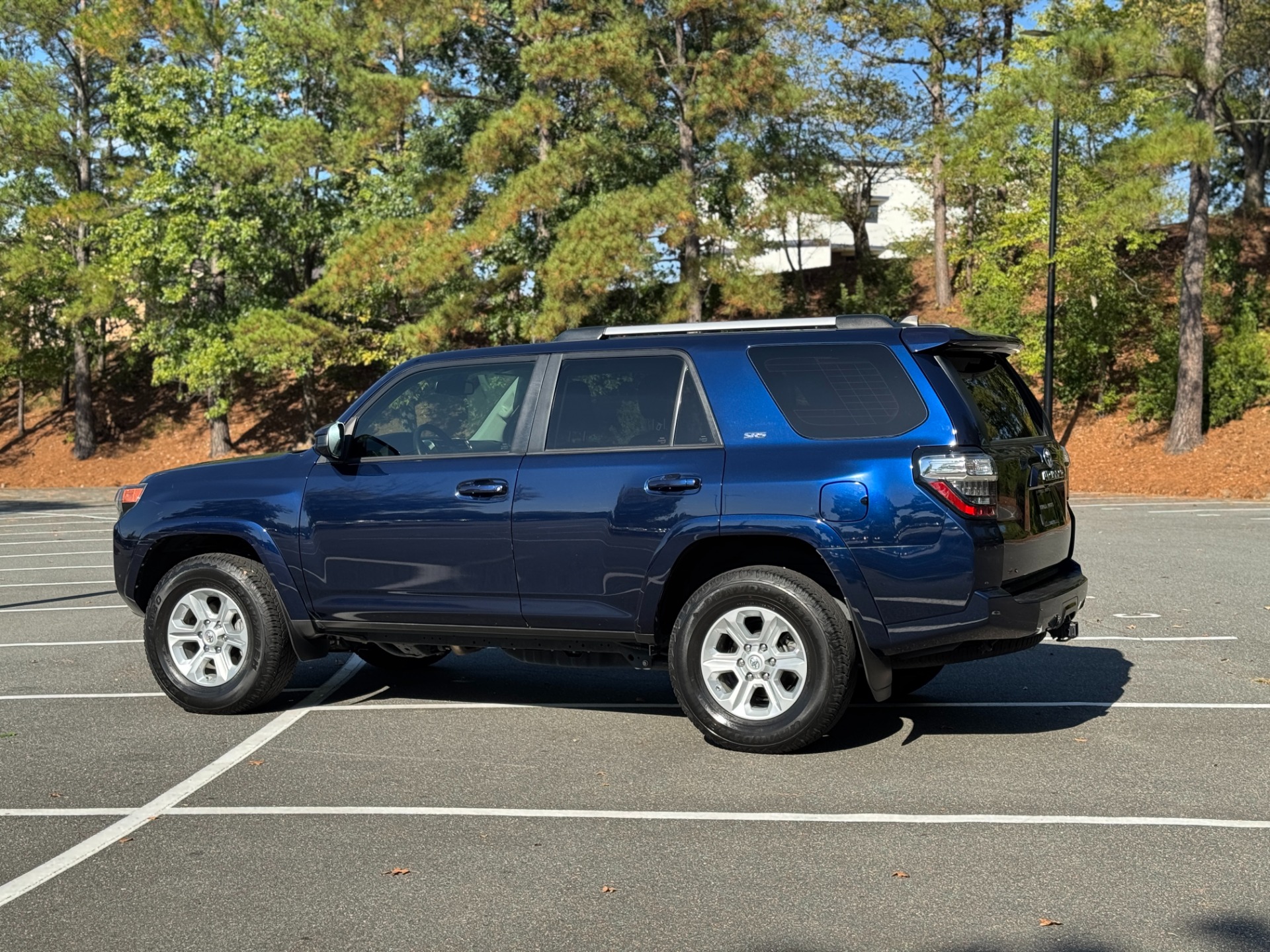 2020 Toyota 4Runner SR5 photo 5