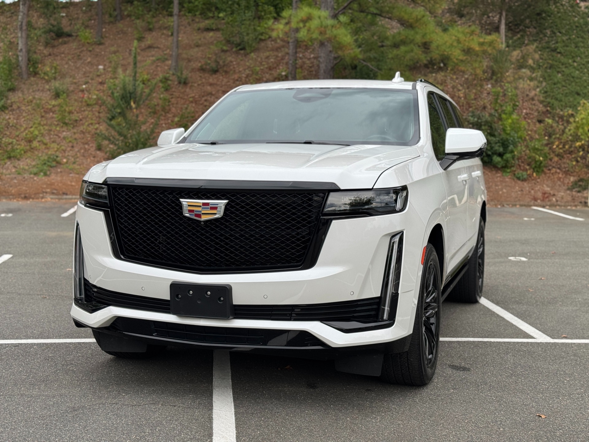 2022 Cadillac Escalade Sport Platinum photo 2