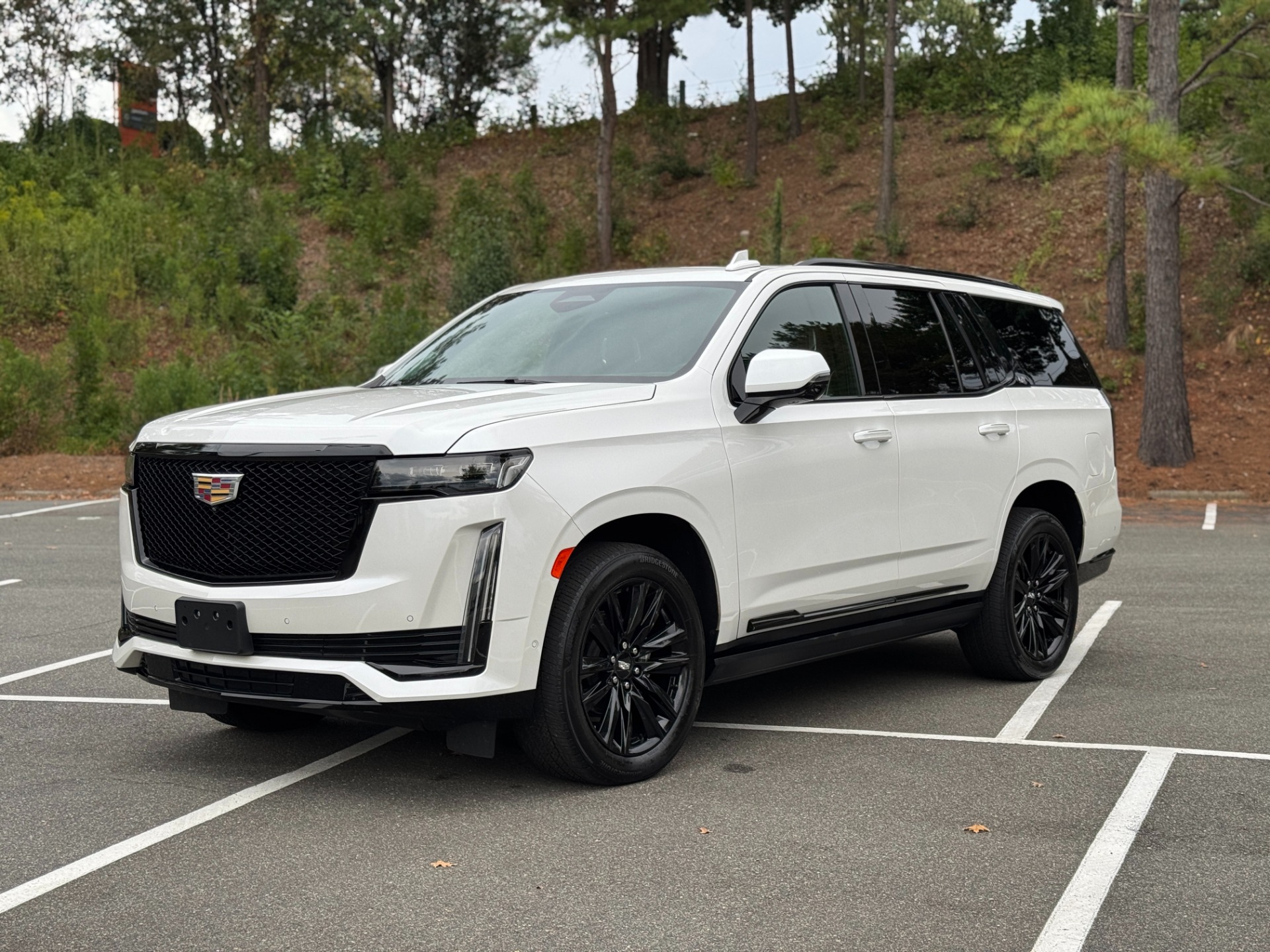 2022 Cadillac Escalade Sport Platinum photo 3