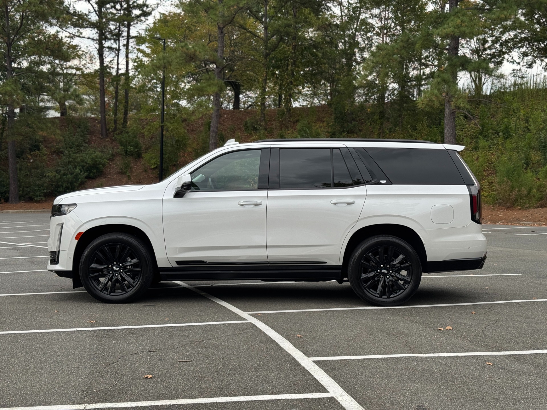 2022 Cadillac Escalade Sport Platinum photo 4