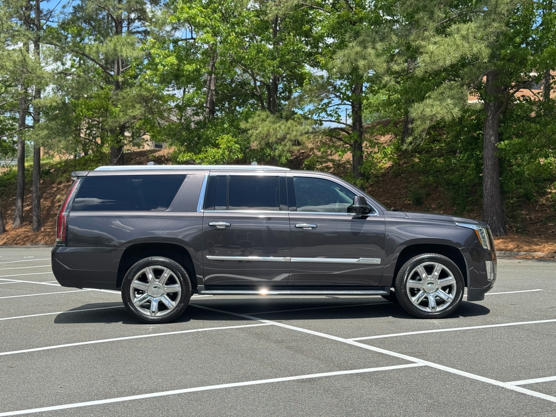 Used 2018 Cadillac Escalade ESV LUXURY REAR ENTERTAINMENT, DVD , BUCKETS for sale Sold at Formula Imports in Charlotte NC 28227 14