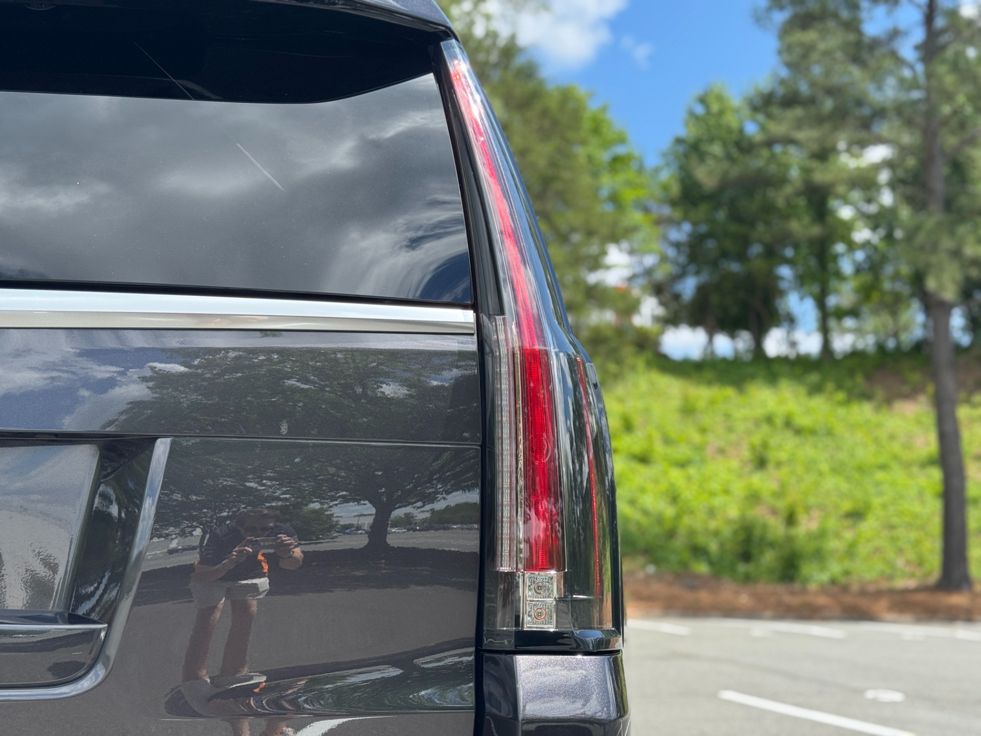 Used 2018 Cadillac ESCALADE ESV LUXURY 4WD 6.2L / NAV / BOSE / SUNROOF / 3-ROW / REARVIEW for sale Sold at Formula Imports in Charlotte NC 28227 18